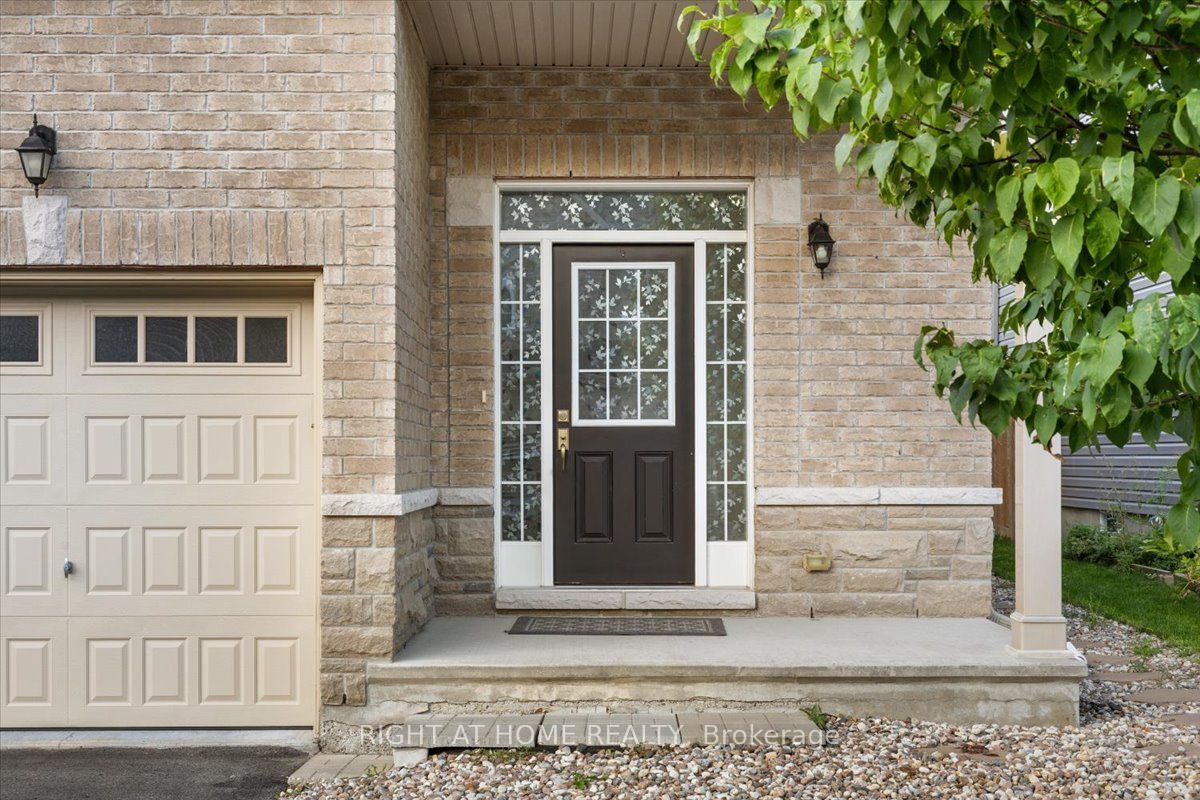 605 Silver Spruce Way, Kanata, ON K2M 0L1 photo 3