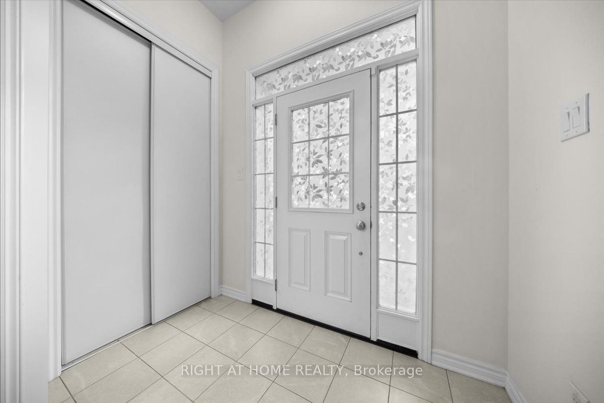 605 Silver Spruce Way, Kanata, ON K2M 0L1 photo 4