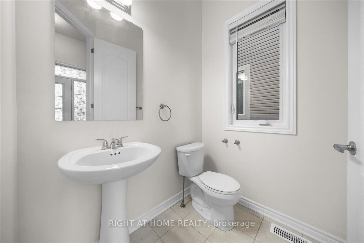 605 Silver Spruce Way, Kanata, ON K2M 0L1 photo 5