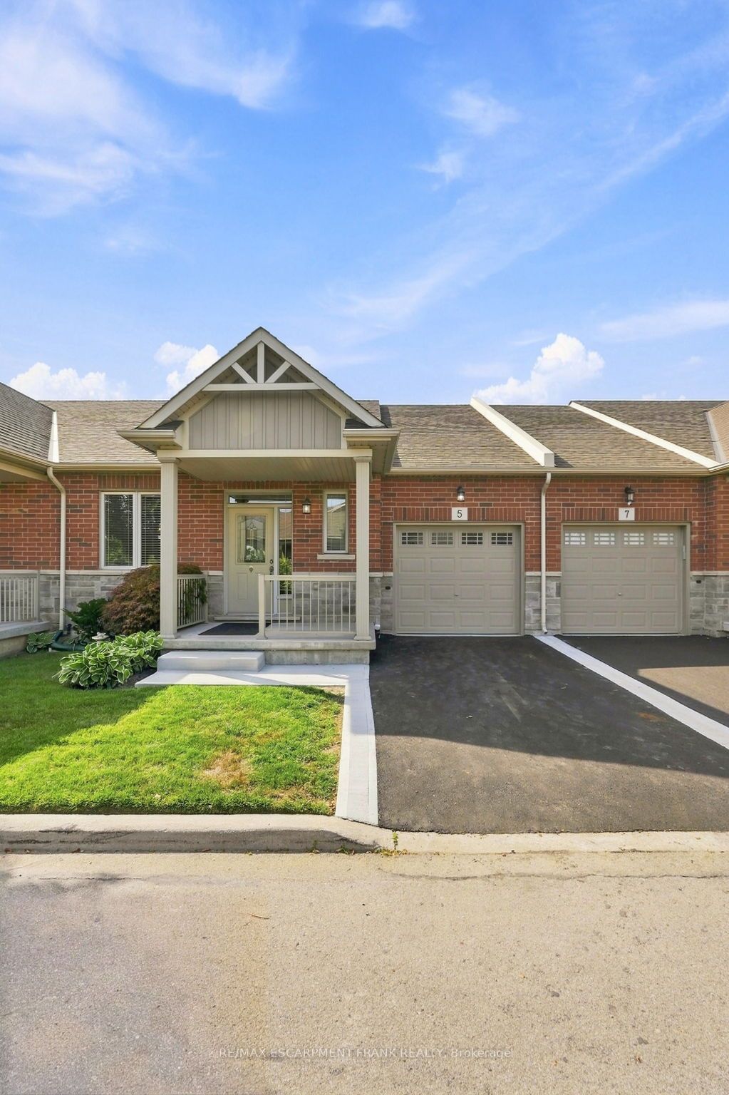 5 Murphy Lane, Hamilton, ON L0R 1C0 photo 2