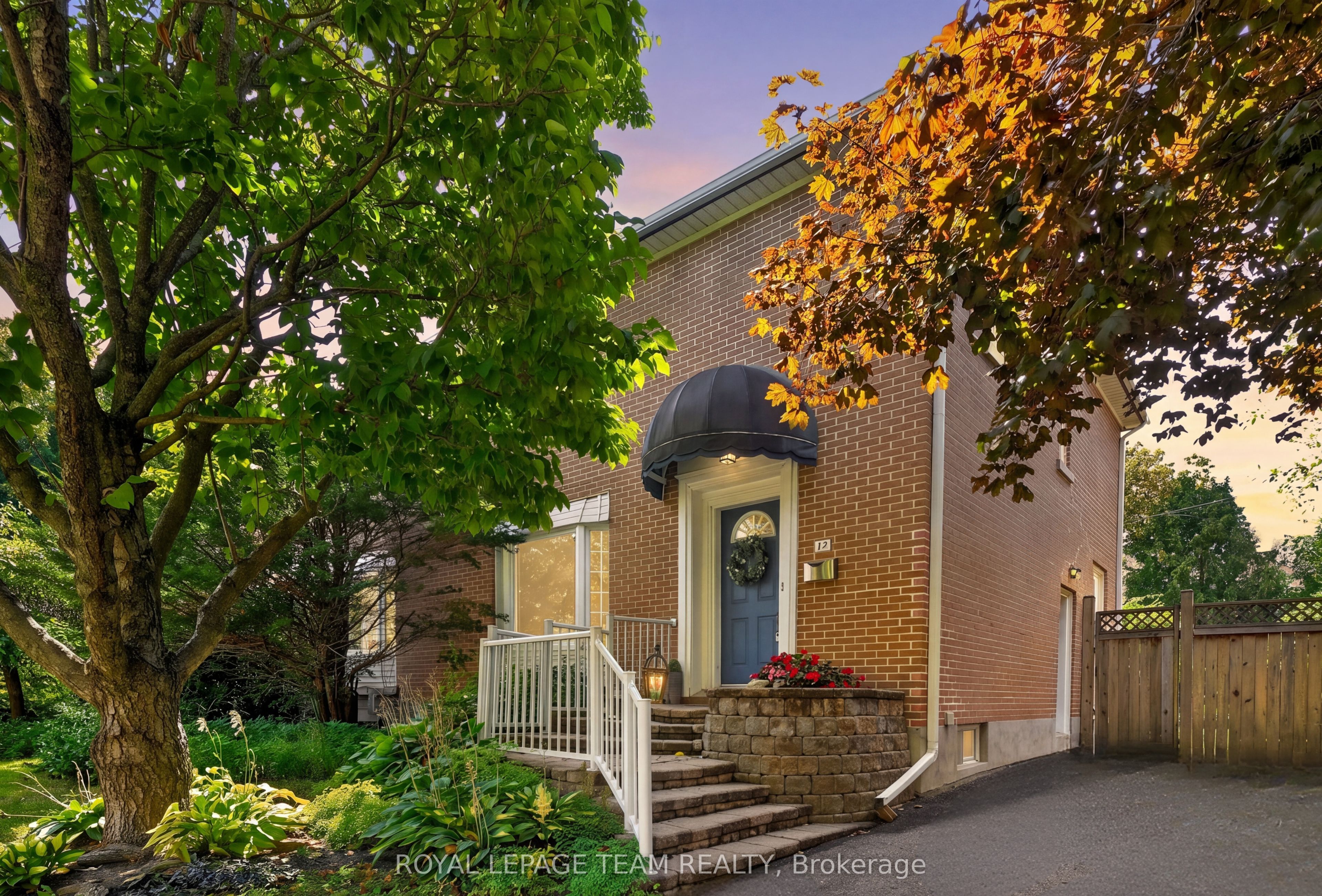 12 Lenore Place, Vanier and Kingsview Park, ON K1L 7X9