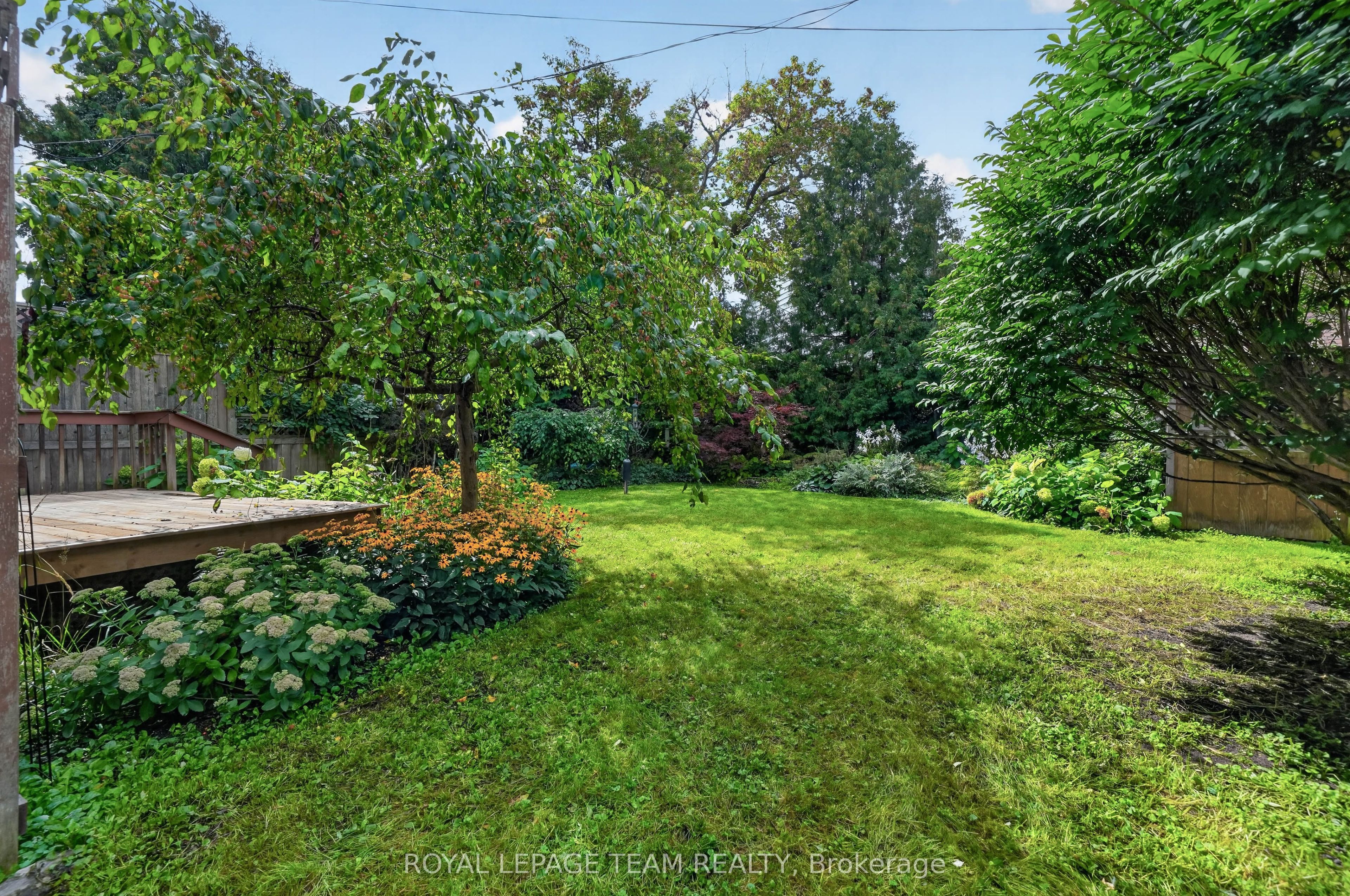 12 Lenore Place, Vanier and Kingsview Park, ON K1L 7X9 photo 3