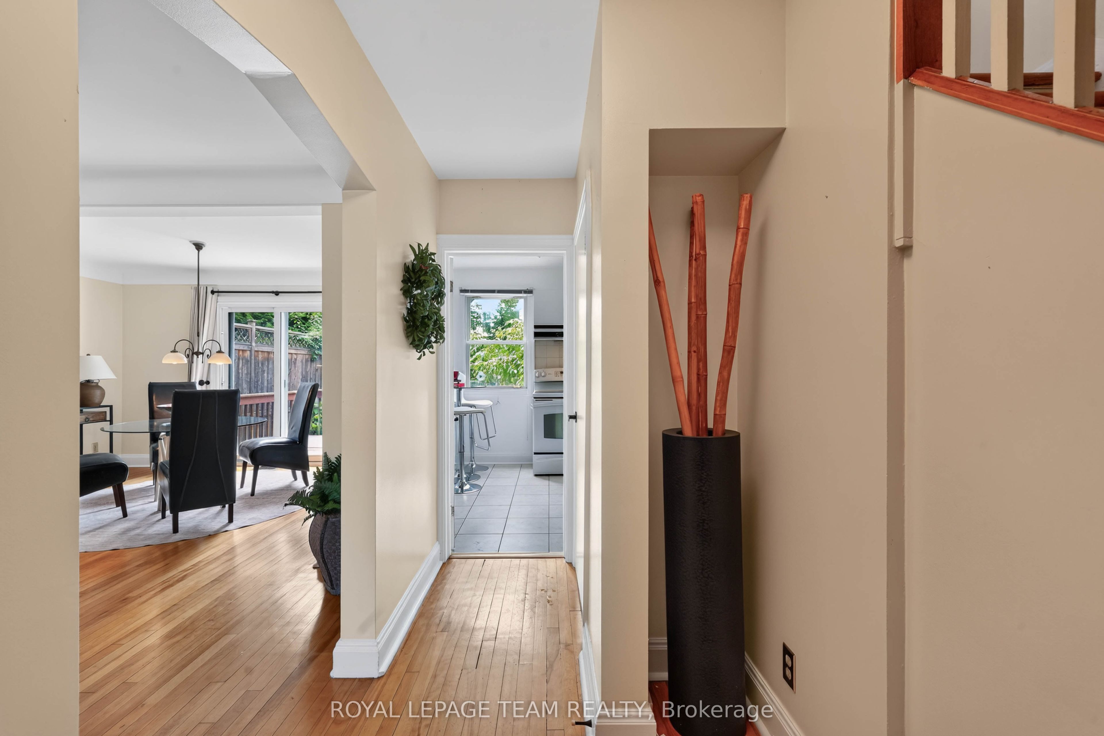 12 Lenore Place, Vanier and Kingsview Park, ON K1L 7X9 photo 5