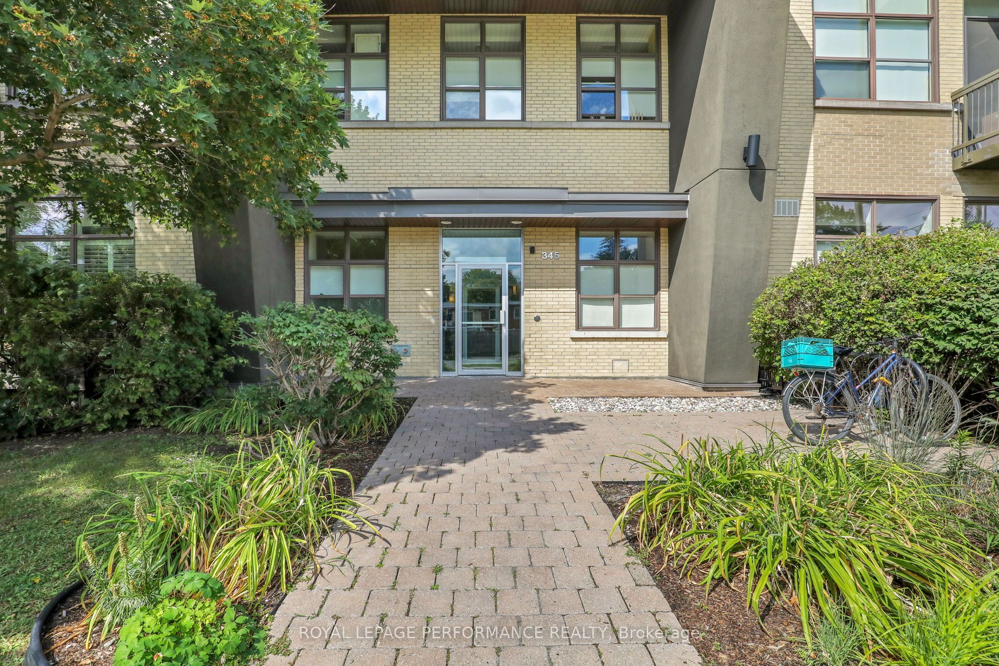 345 St. Denis Street 117, Vanier and Kingsview Park, ON K1L 5J1 photo 2