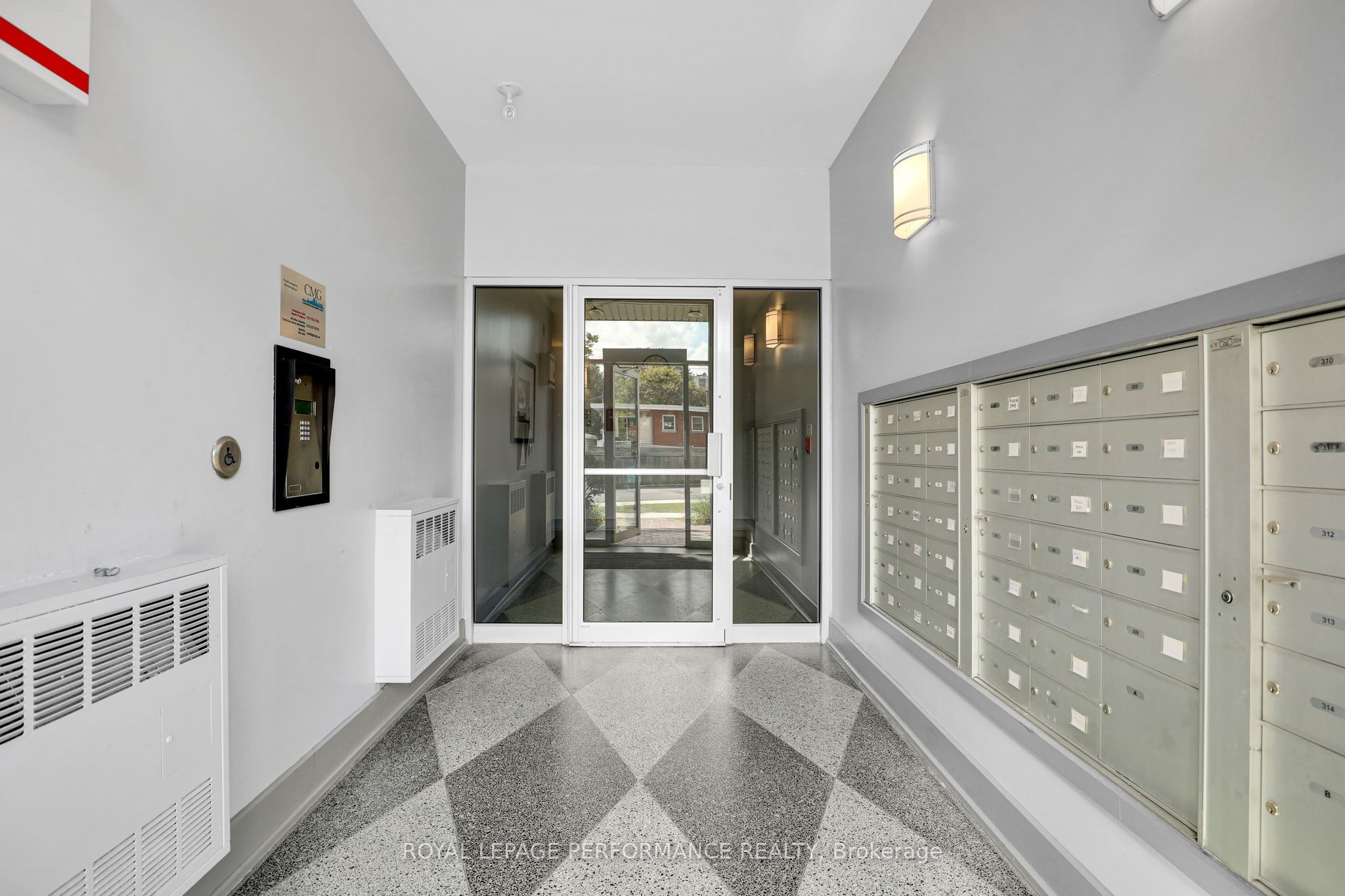 345 St. Denis Street 117, Vanier and Kingsview Park, ON K1L 5J1 photo 3