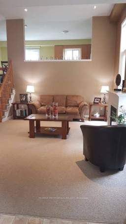 640 Violet Street, Waterloo, ON N2V 2W2 photo 2