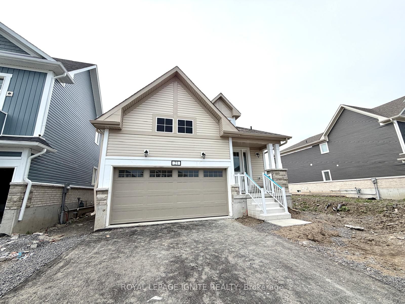 21 Royal Oak Crescent, Loyalist, ON K0H 1G0 photo 2