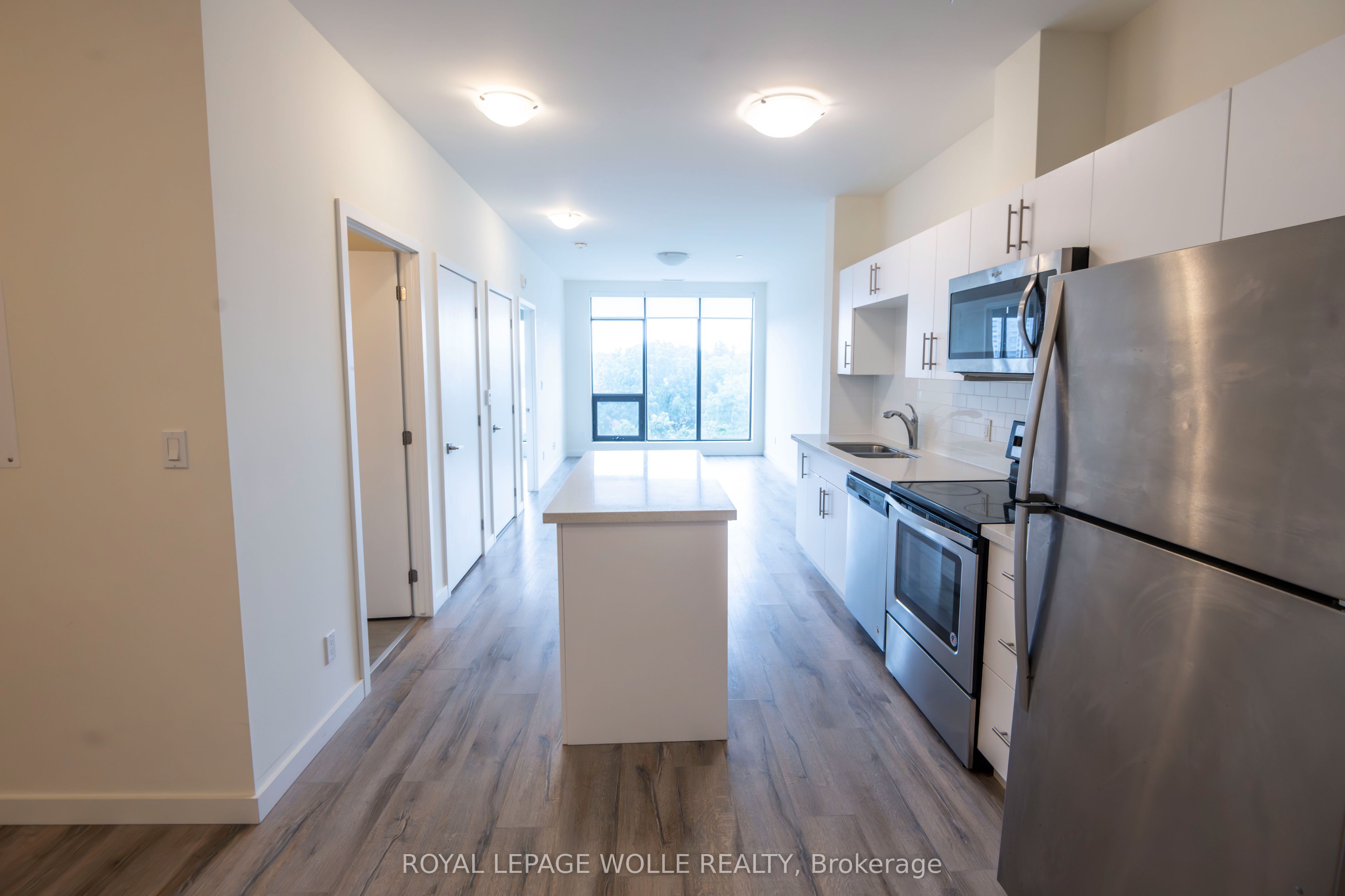 690 King Street W 521, Kitchener, ON N2H 5L8