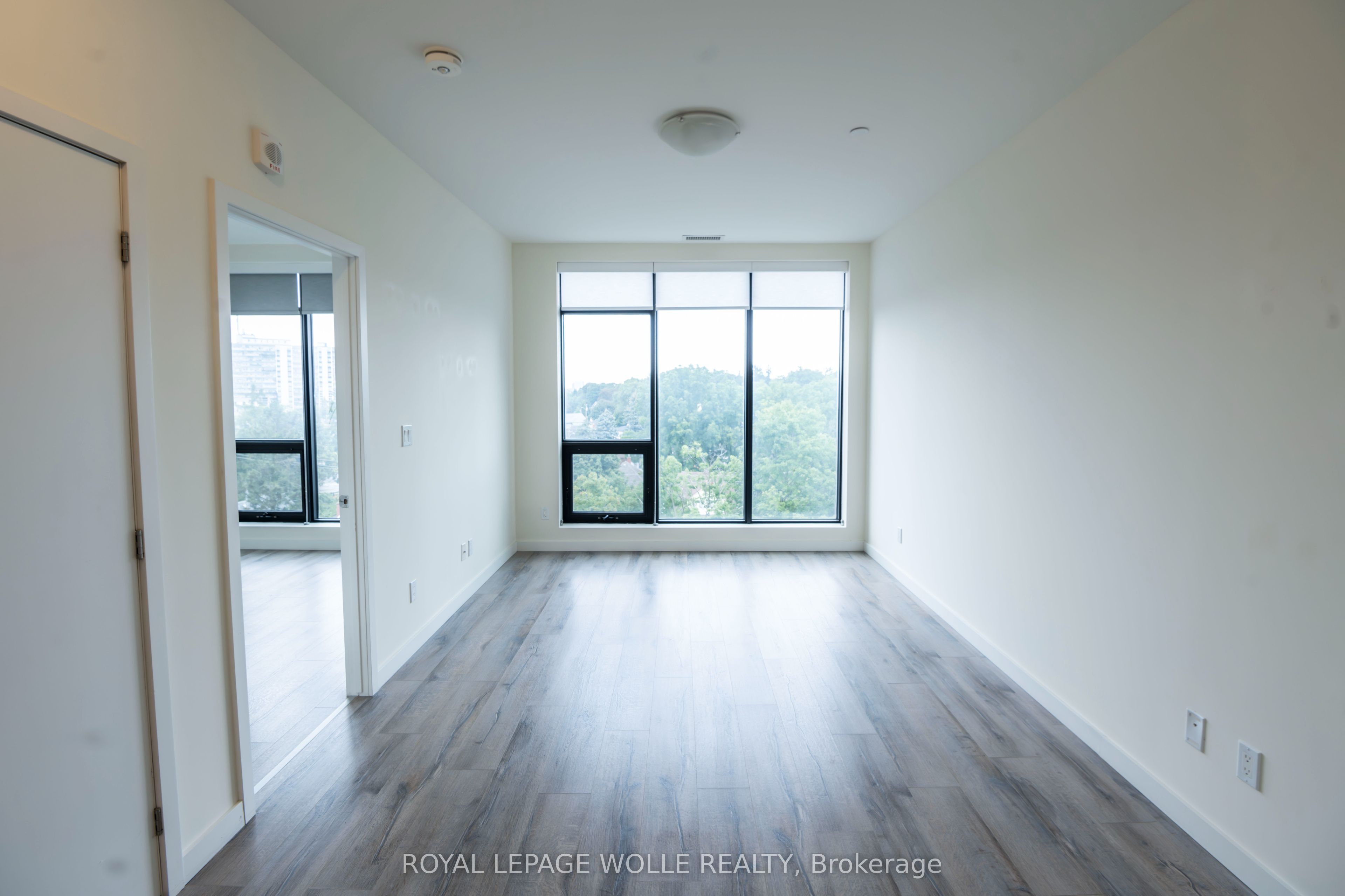 690 King Street W 521, Kitchener, ON N2H 5L8 photo 3