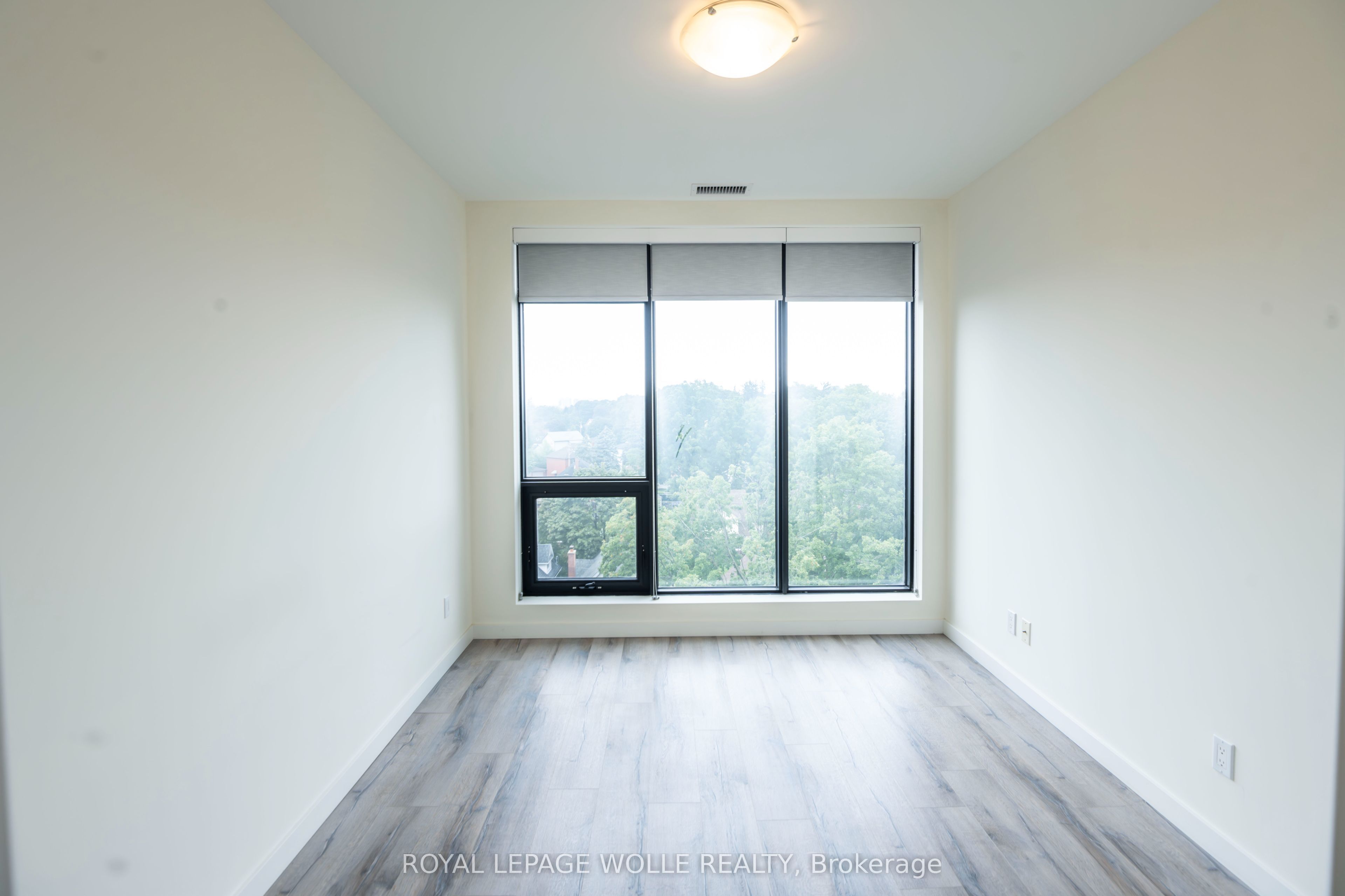690 King Street W 521, Kitchener, ON N2H 5L8 photo 5