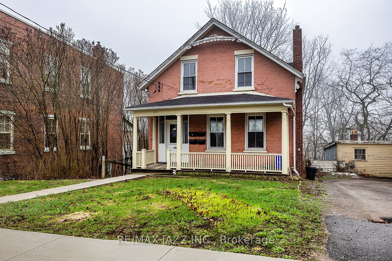 221 Walton Street, Port Hope, ON L1A 1P1