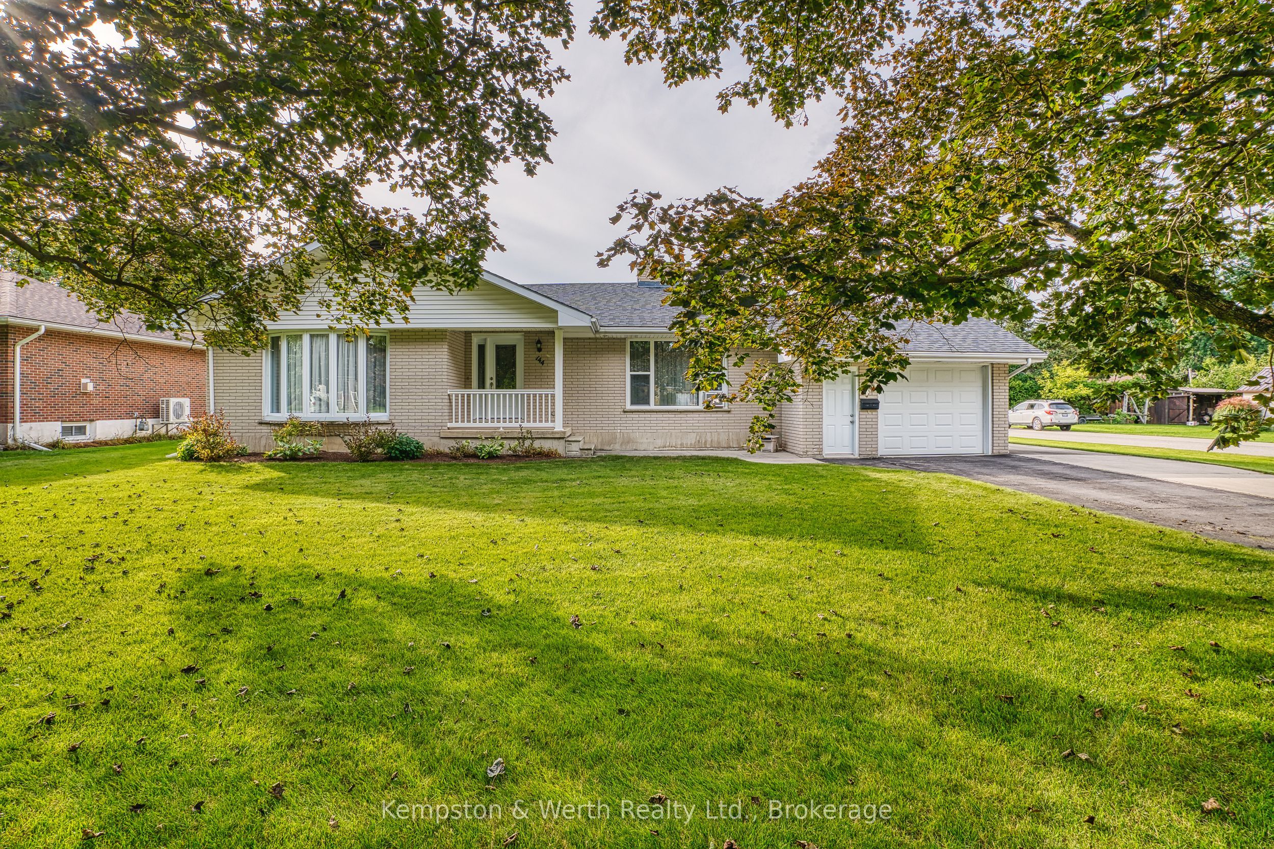 144 King Street, North Perth, ON N0G 1B0 photo 2