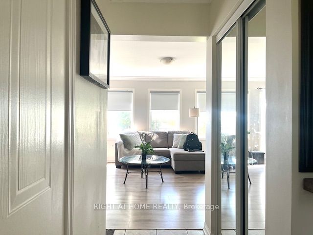 44 Senior Crescent, Cambridge, ON N1T 2K6 photo 4