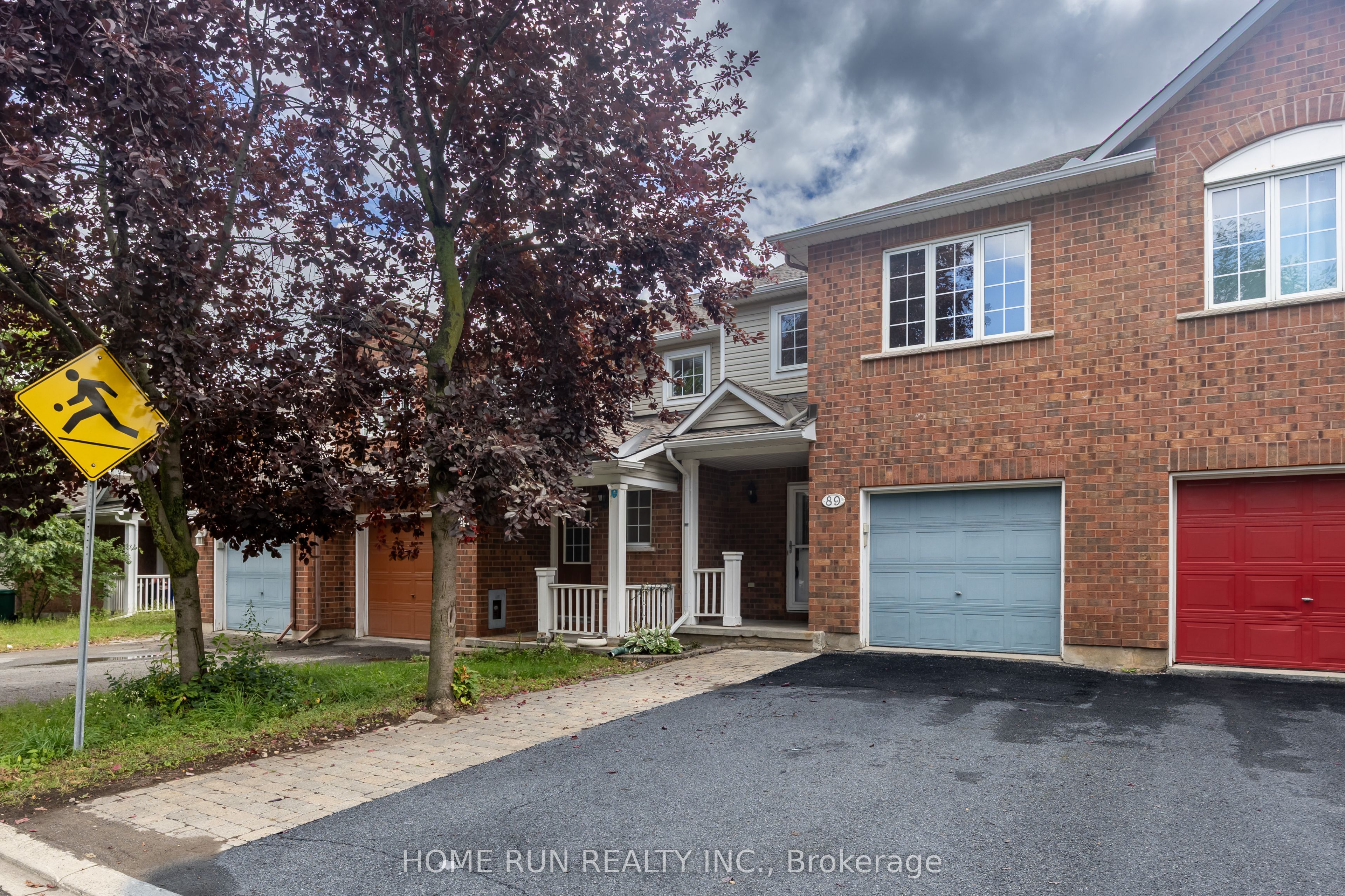 89 Gray Crescent, Kanata, ON K2K 3J7 photo 2
