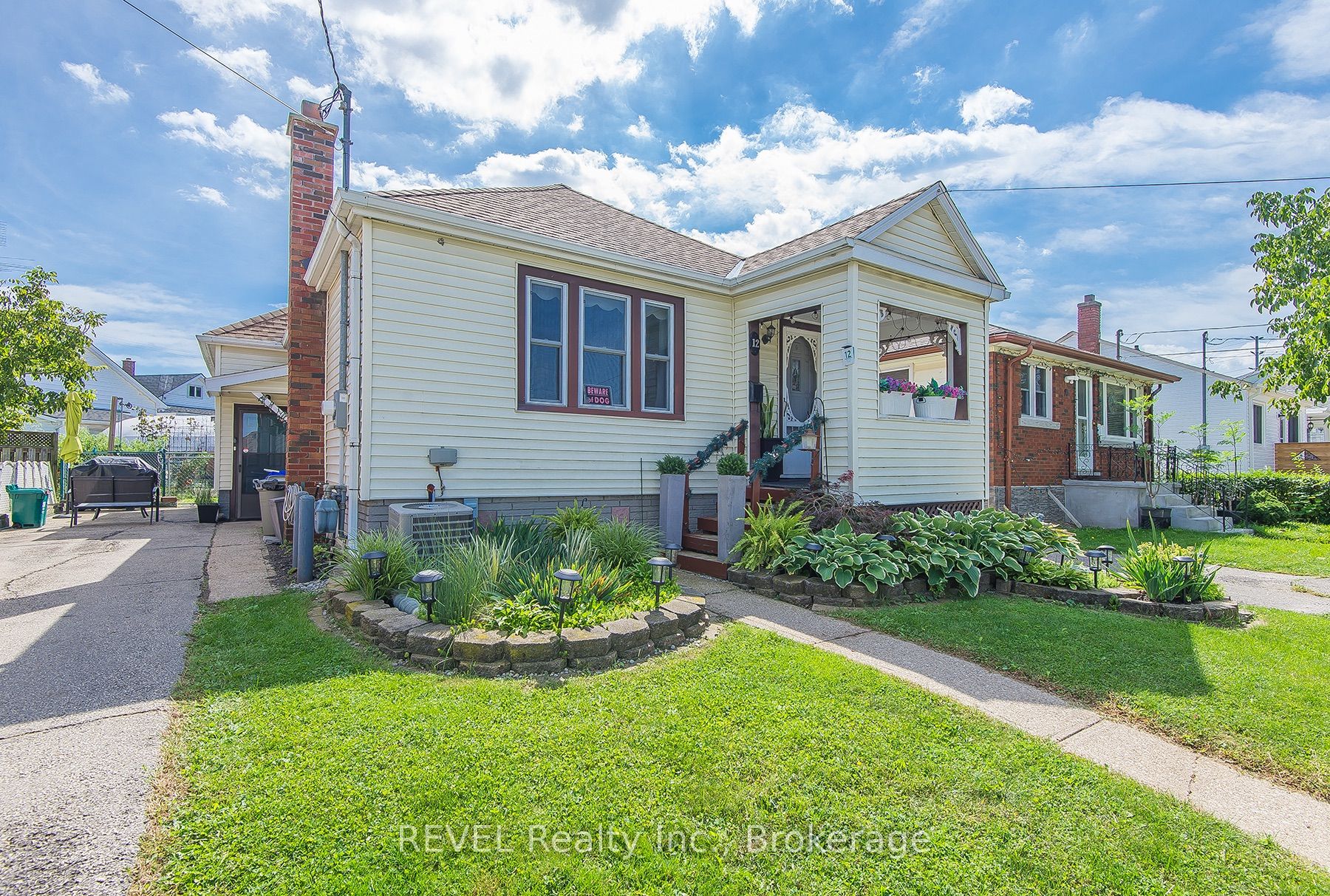 12 Garnet Street, St. Catharines, ON L2M 5E5