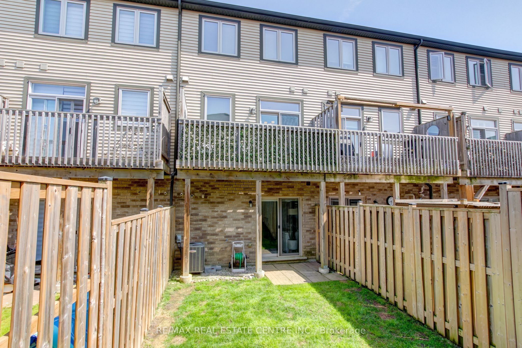 247 Festival Way 4, Hamilton, ON L0R 1C0 photo 2