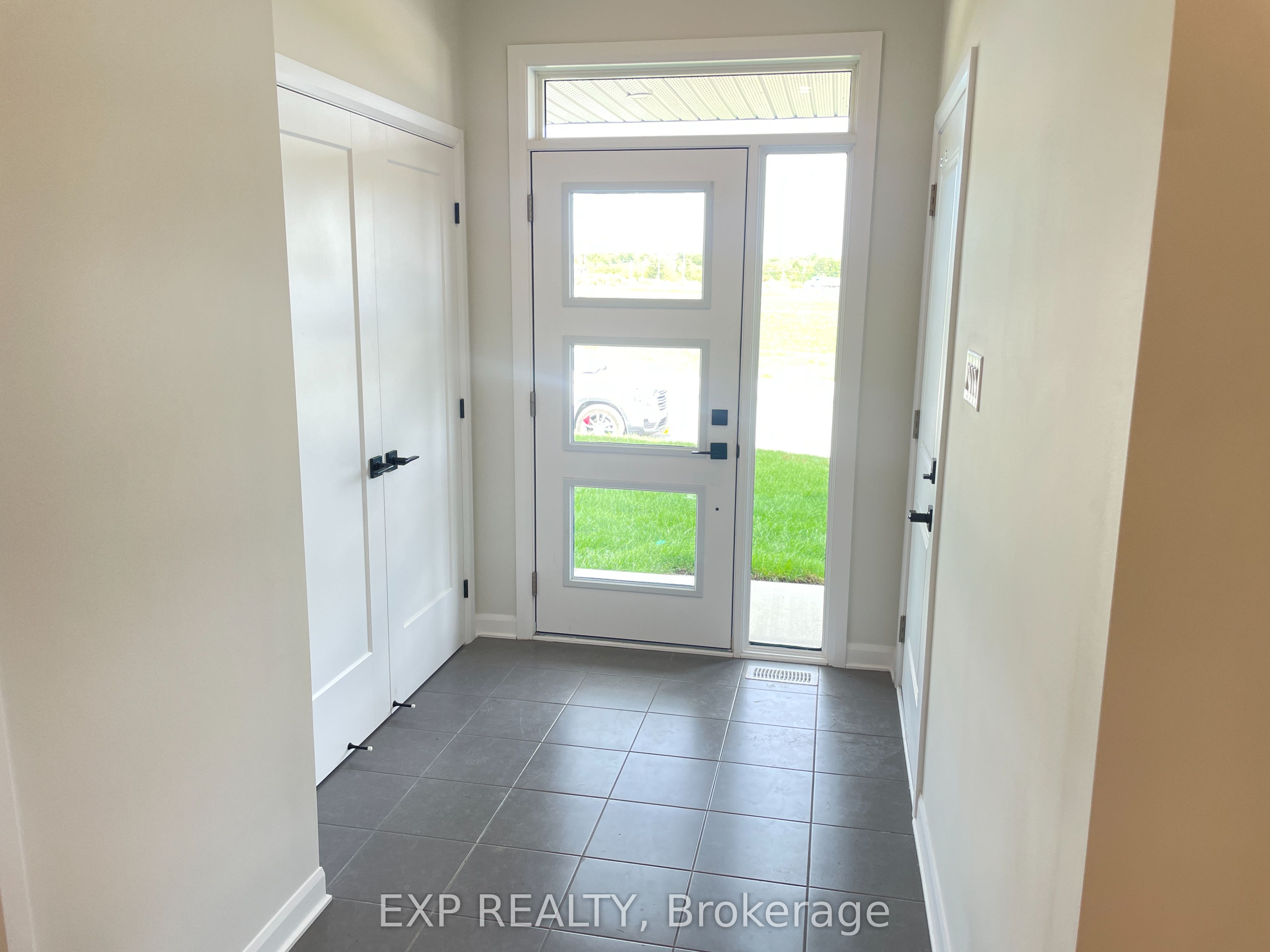 431 Gerry Emon Street, Mississippi Mills, ON K0A 1A0 photo 2