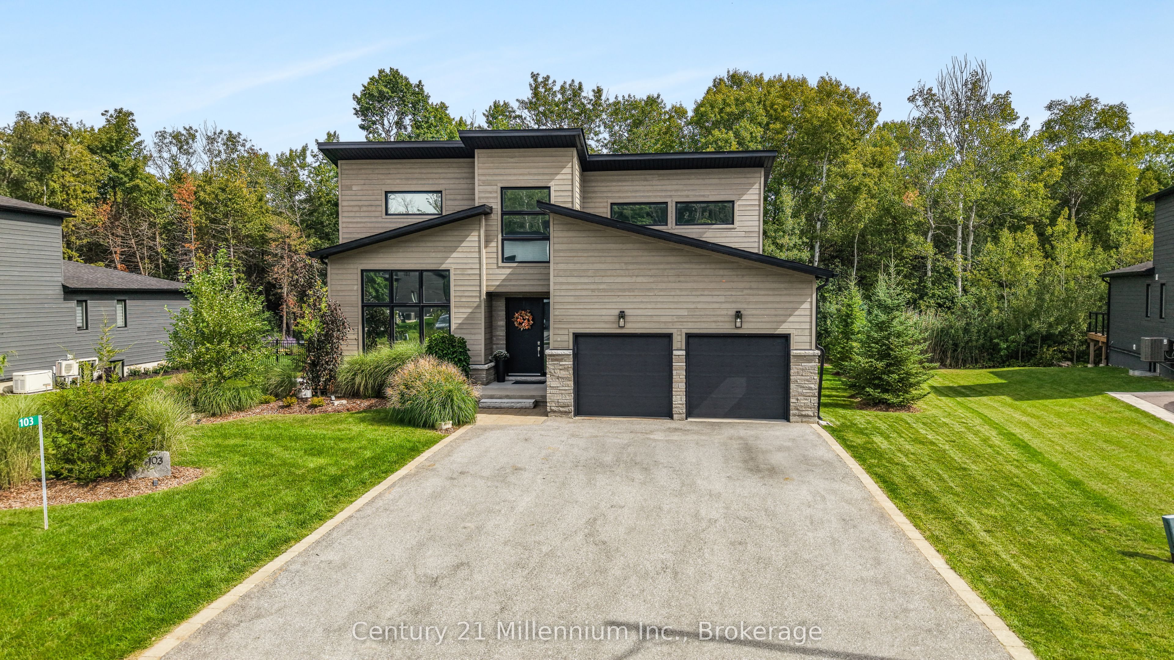 103 Tekiah Road, Blue Mountains, ON N0H 1J0