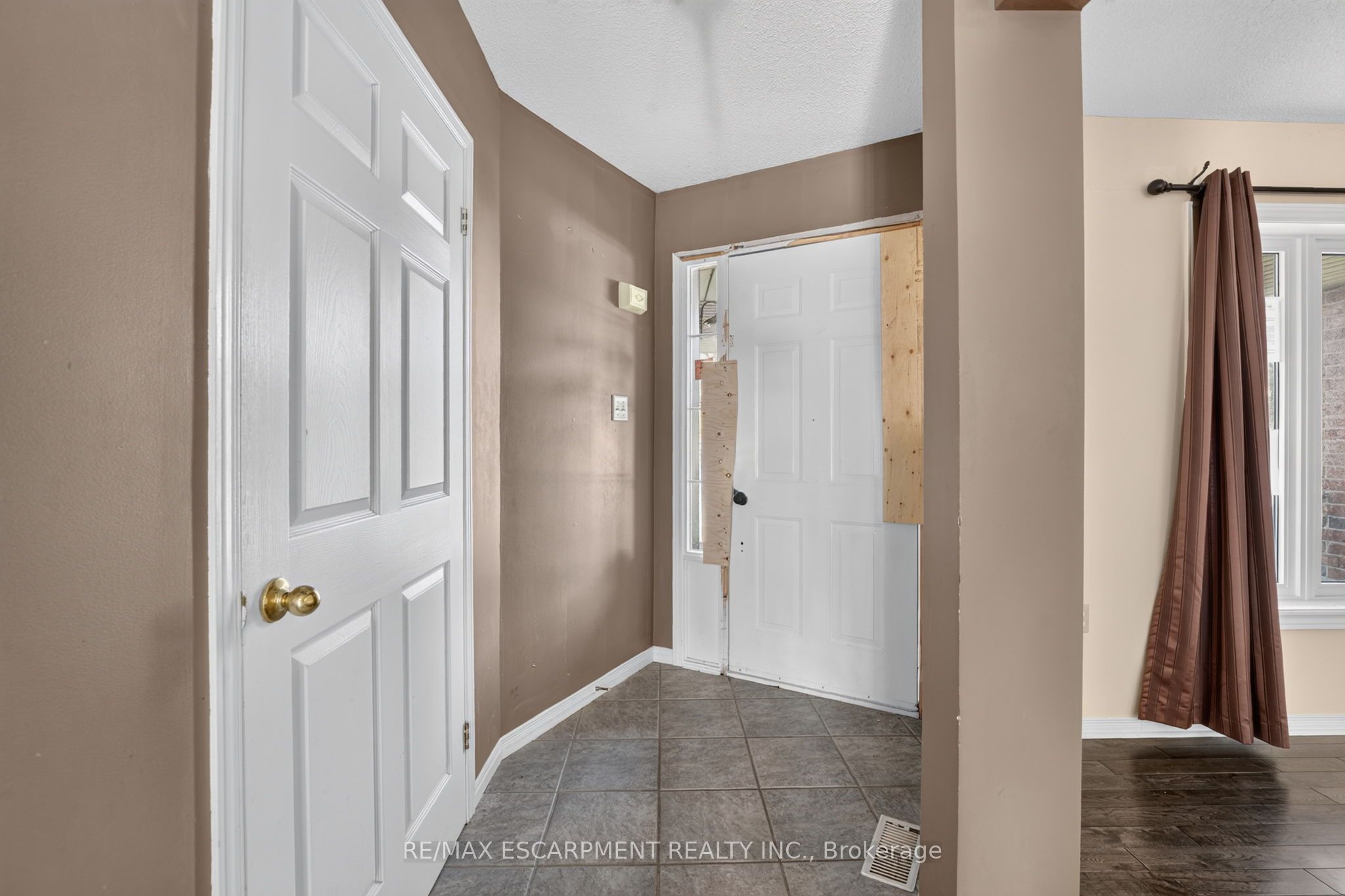 1501 Upper Sherman Avenue, Hamilton, ON L8W 0B9 photo 4