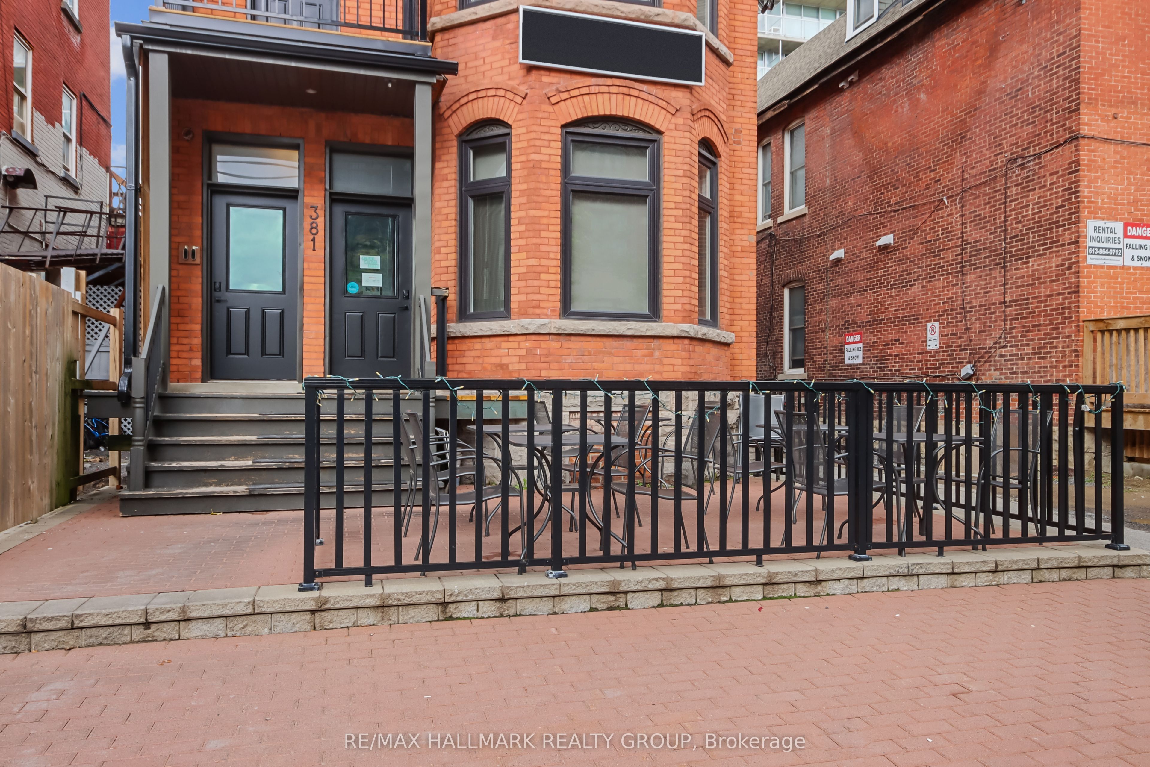 381 Cooper Street, Ottawa Centre, ON K2P 0G8 photo 2
