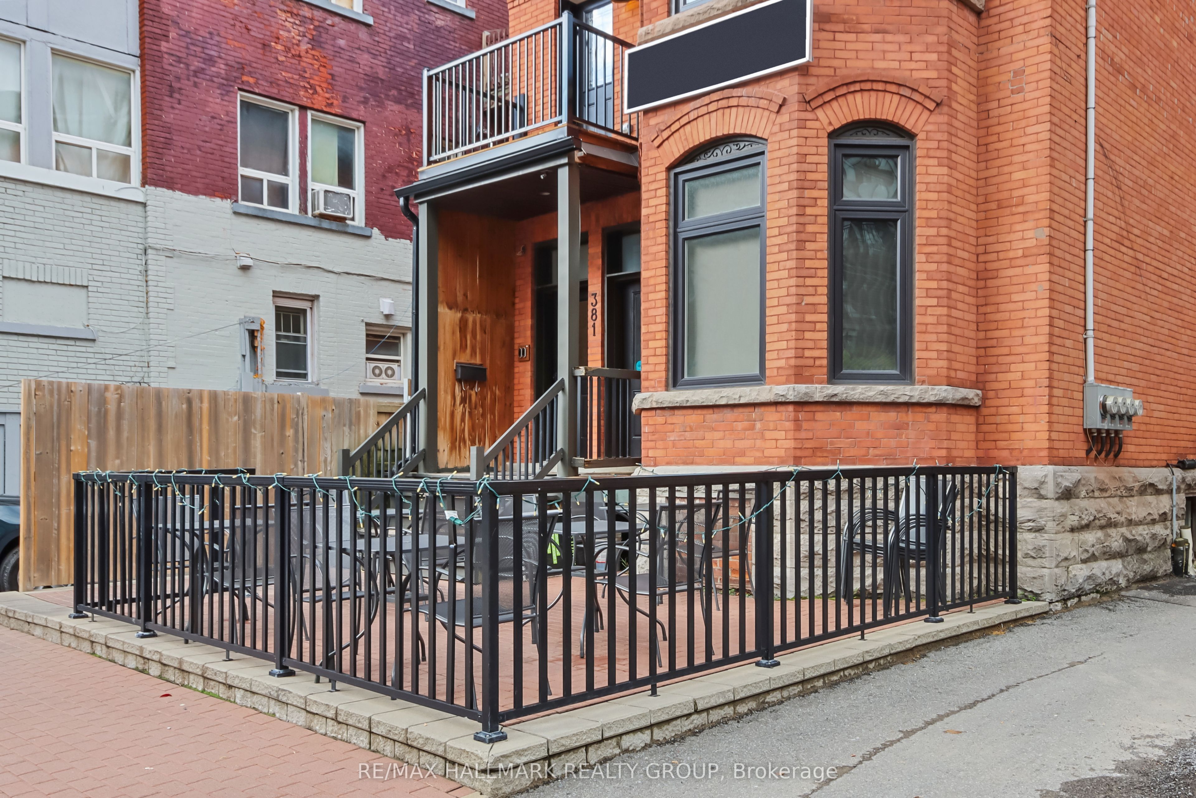 381 Cooper Street, Ottawa Centre, ON K2P 0G8 photo 3