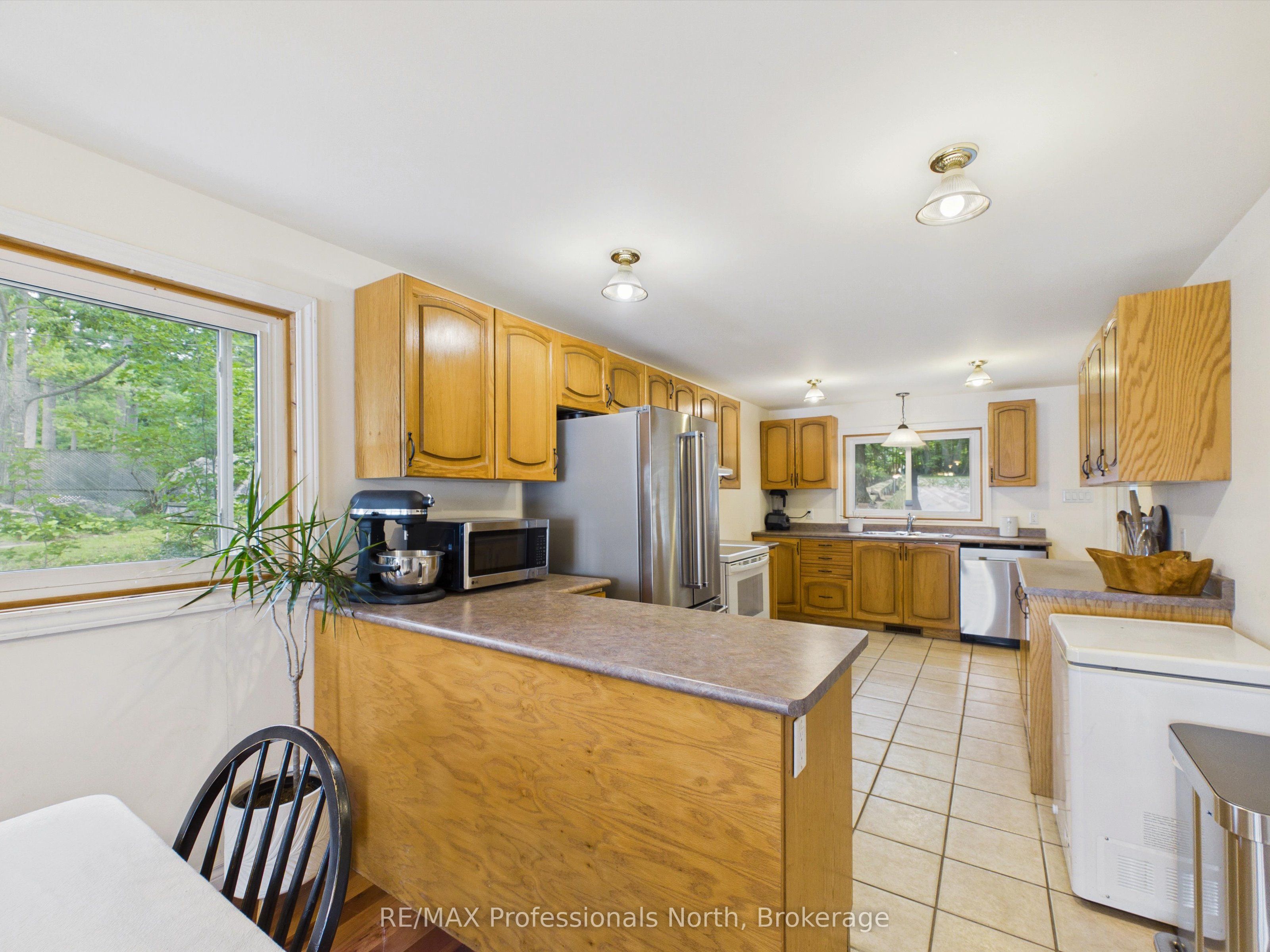 1025 Section House Road, Muskoka Lakes, ON P0C 1M0 photo 5