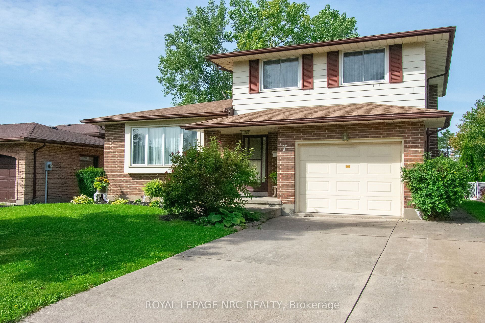 7 Dolly Circle, St. Catharines, ON L2P 3T2