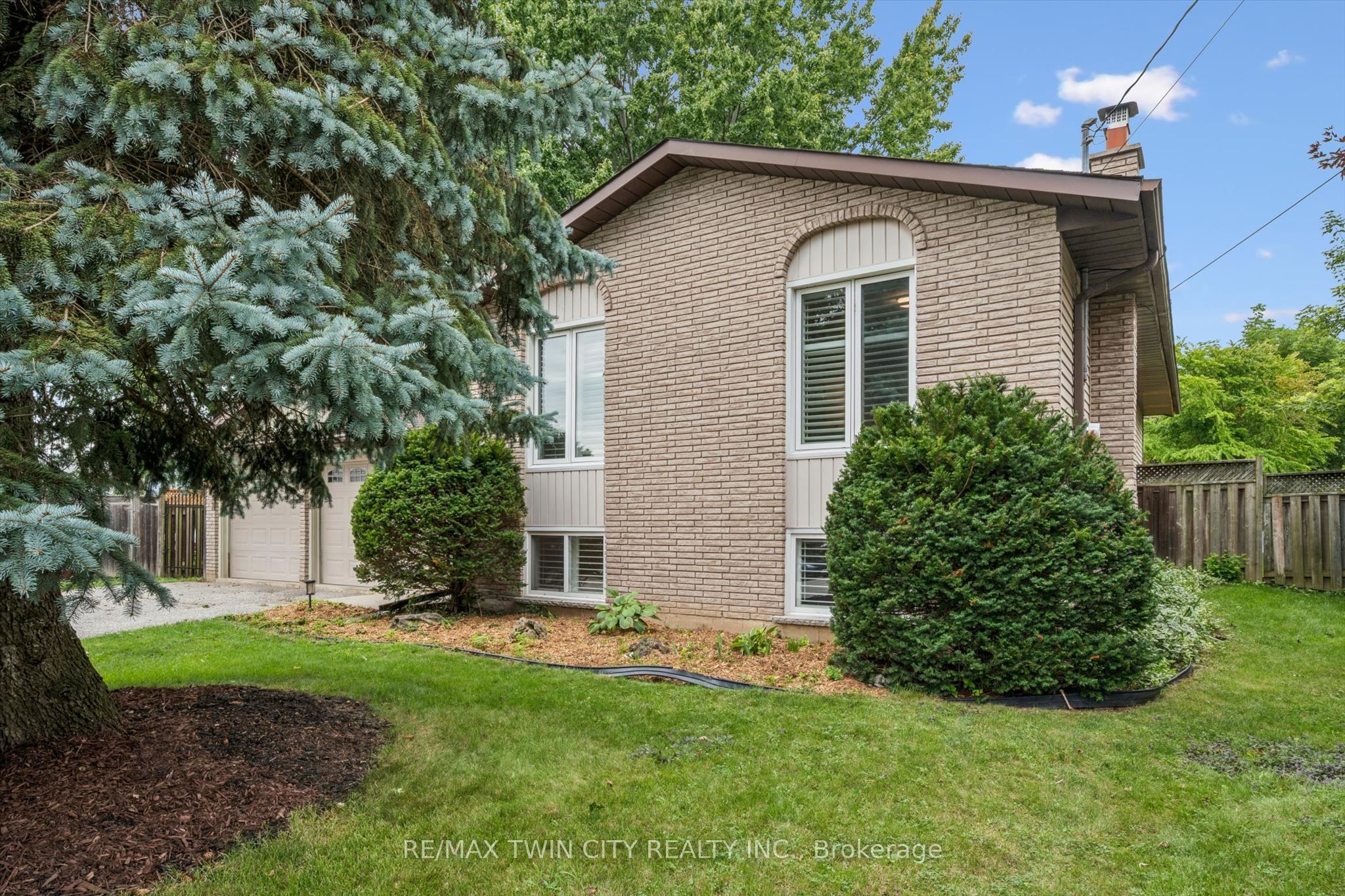 33 Maccoll Place, Haldimand, ON N3W 1K4 photo 4
