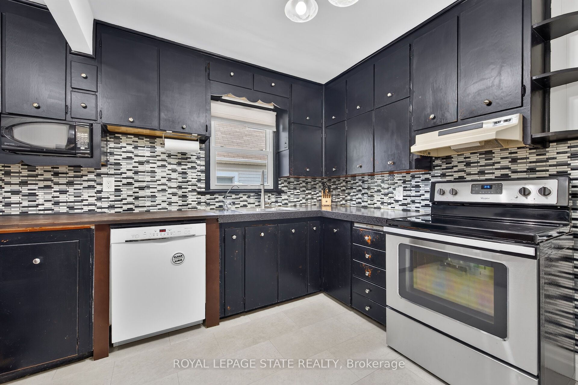 302 East 28th Street, Hamilton, ON L8V 3J3 photo 4