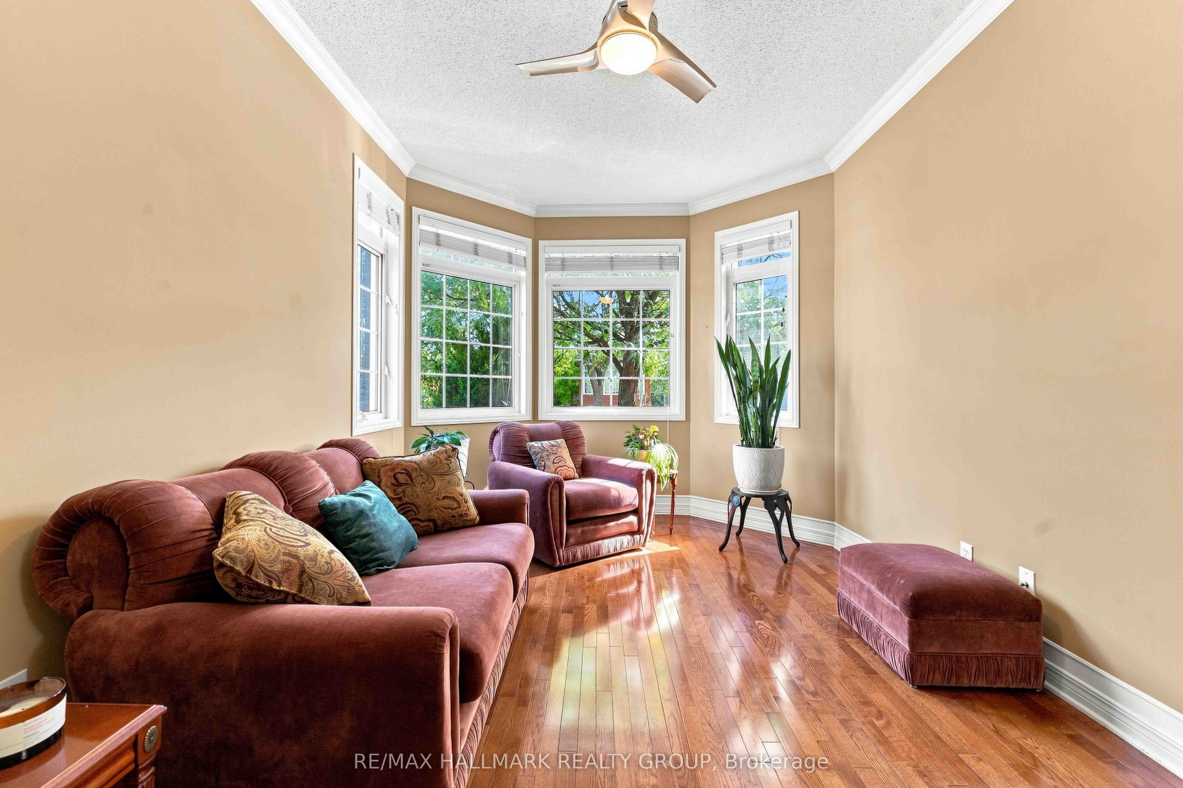 121 Bartlett Private, Hunt Club - Windsor Park Village and Area, ON K1V 2A9 photo 5