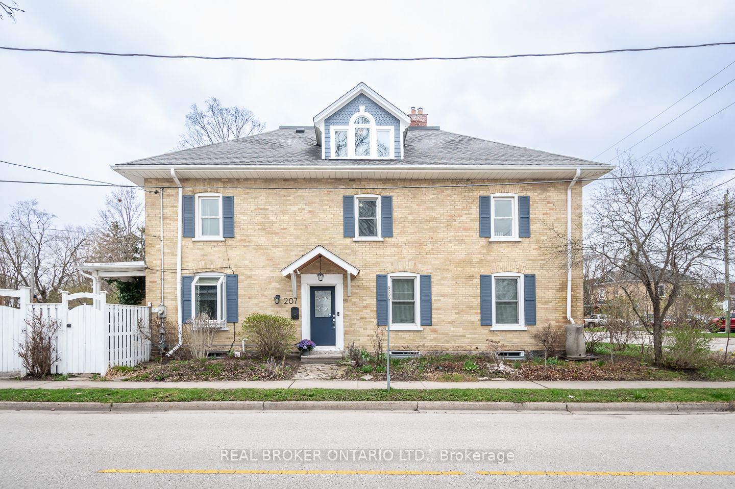 207 N Waterloo Street N, Cambridge, ON N3H 1N1