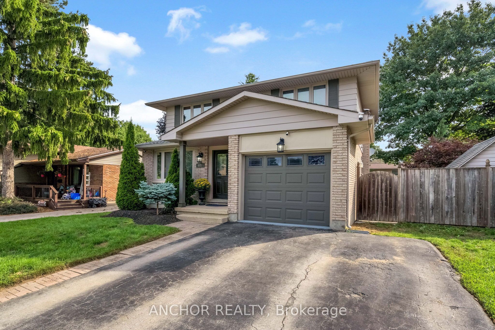 684 Griffith Street, London South, ON N6K 2W4 photo 2