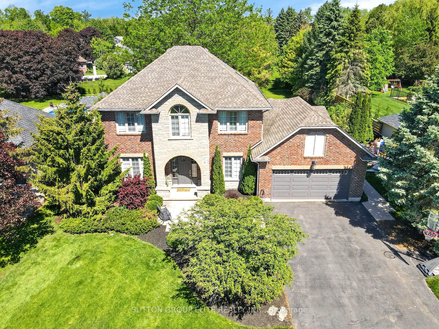 11 Elderberry Lane, Hamilton, ON L0R 1H2 photo 2