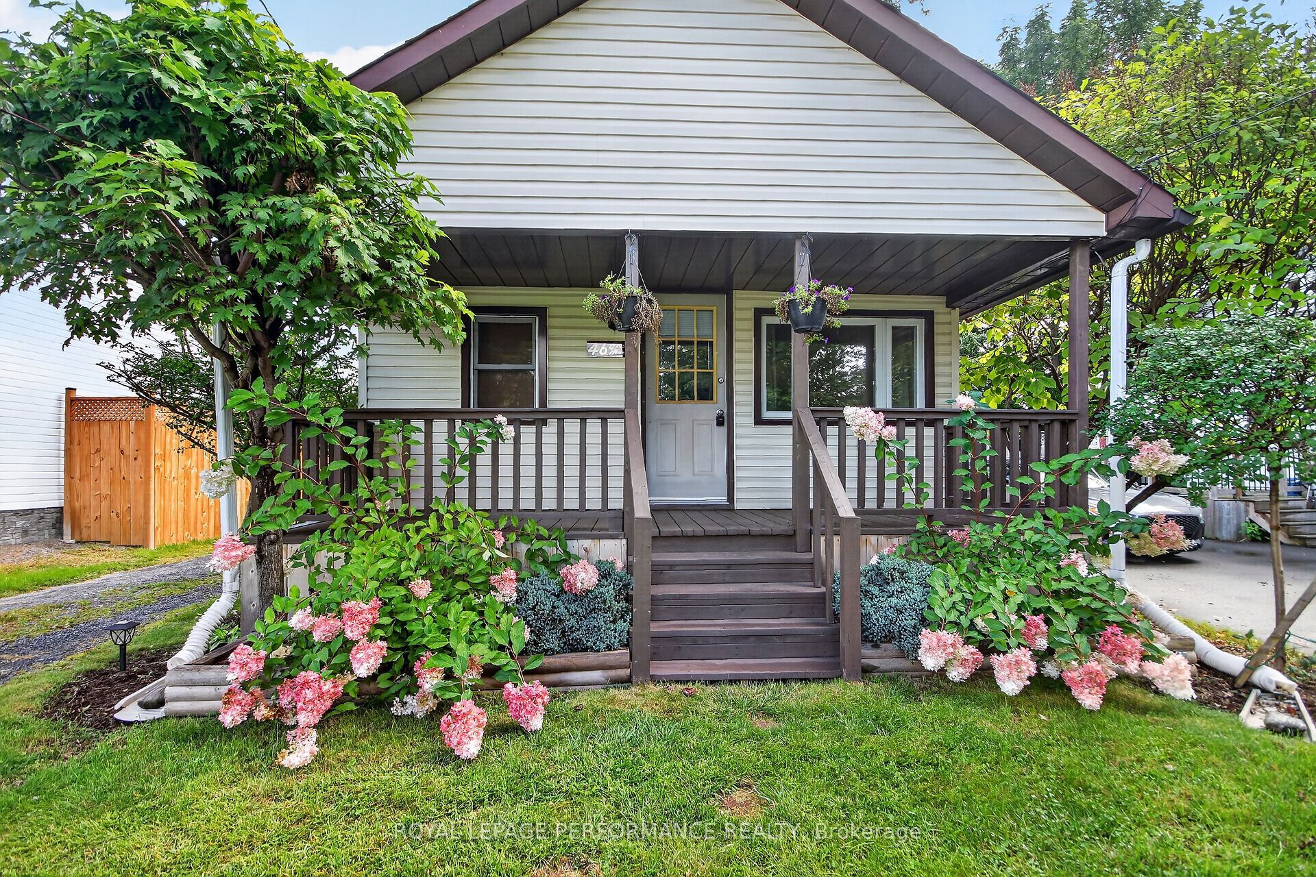 46 First Avenue, Russell, ON K4R 1C9