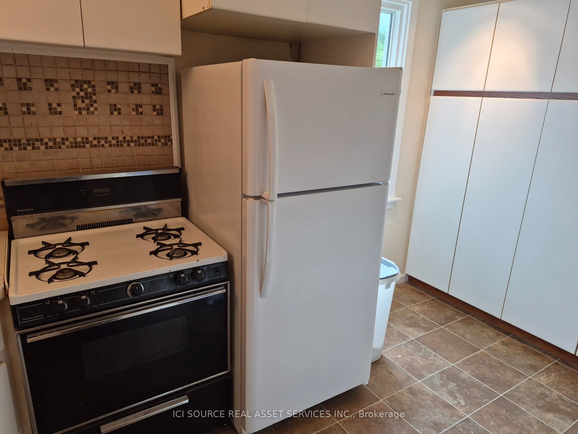 25 Watling Street, London East, ON N5Y 3N4 photo 5