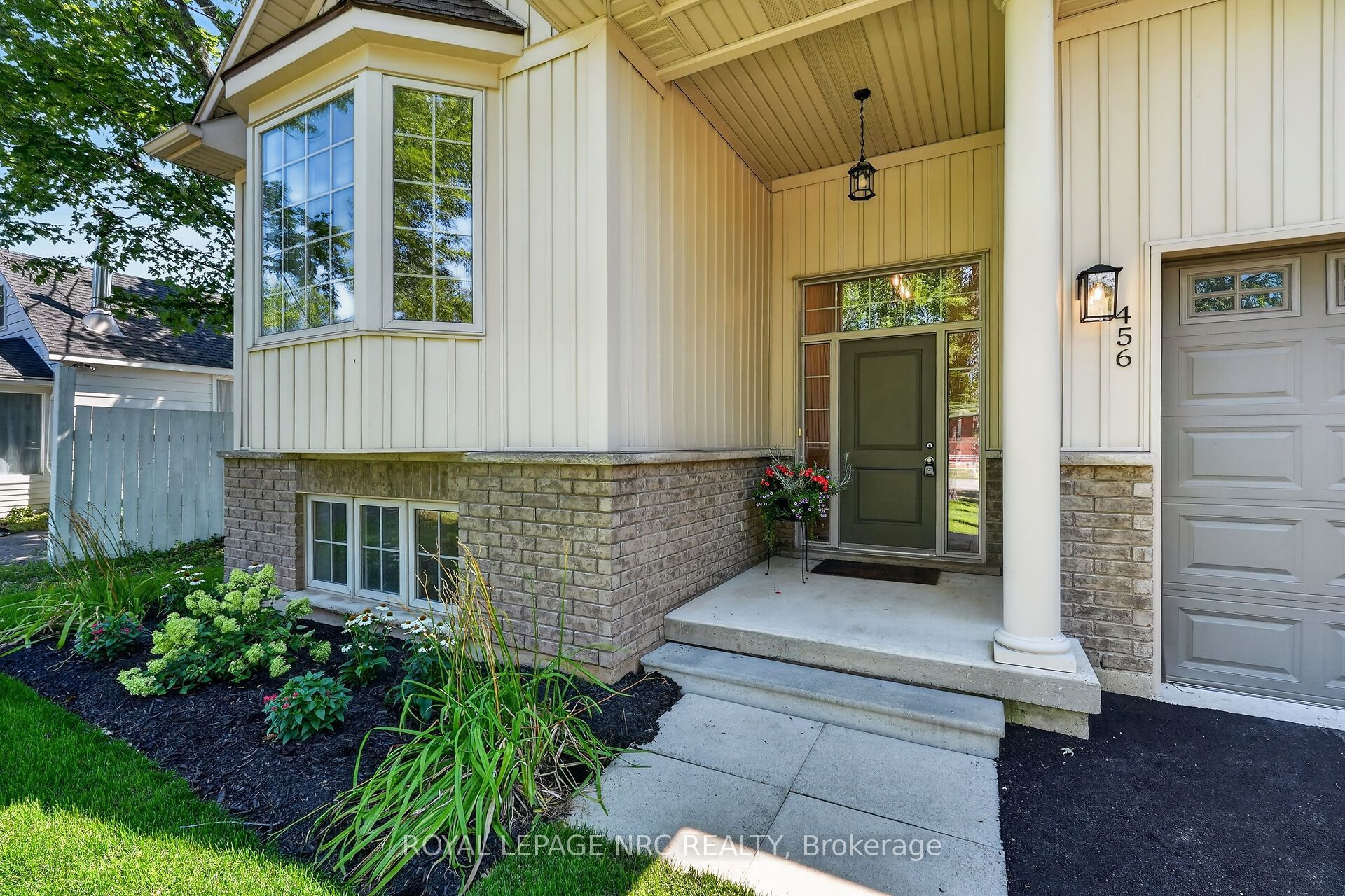 456 DAYTONA Drive, Fort Erie, ON L2A 4Y9 photo 2
