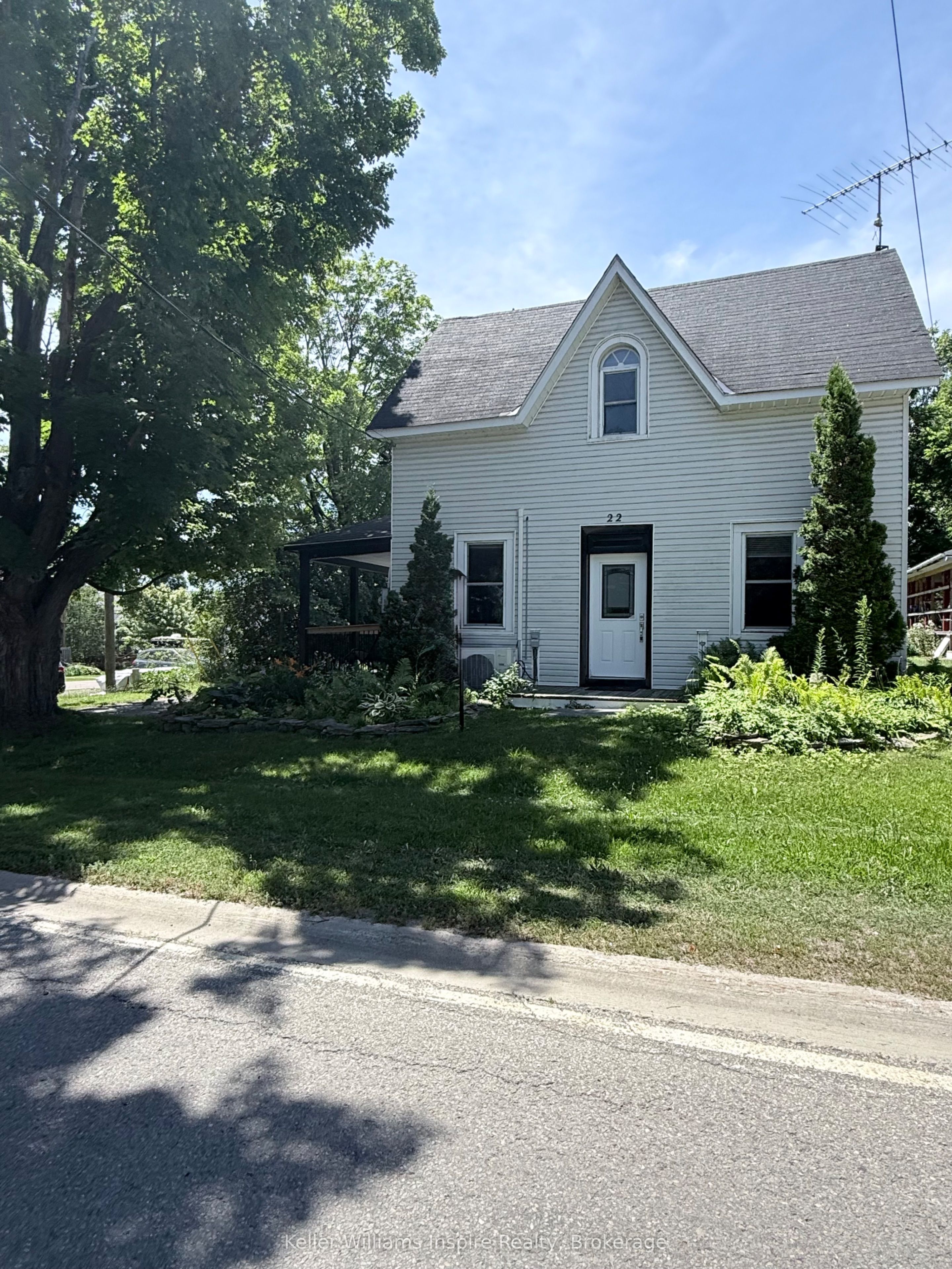 22 Concession Street W, Westport, ON K0G 1X0 photo 2