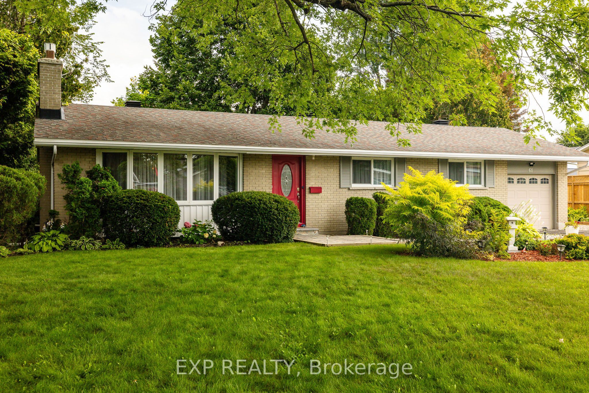 61 Ridgefield Crescent, Bells Corners and South to Fallowfield, ON K2H 6S6