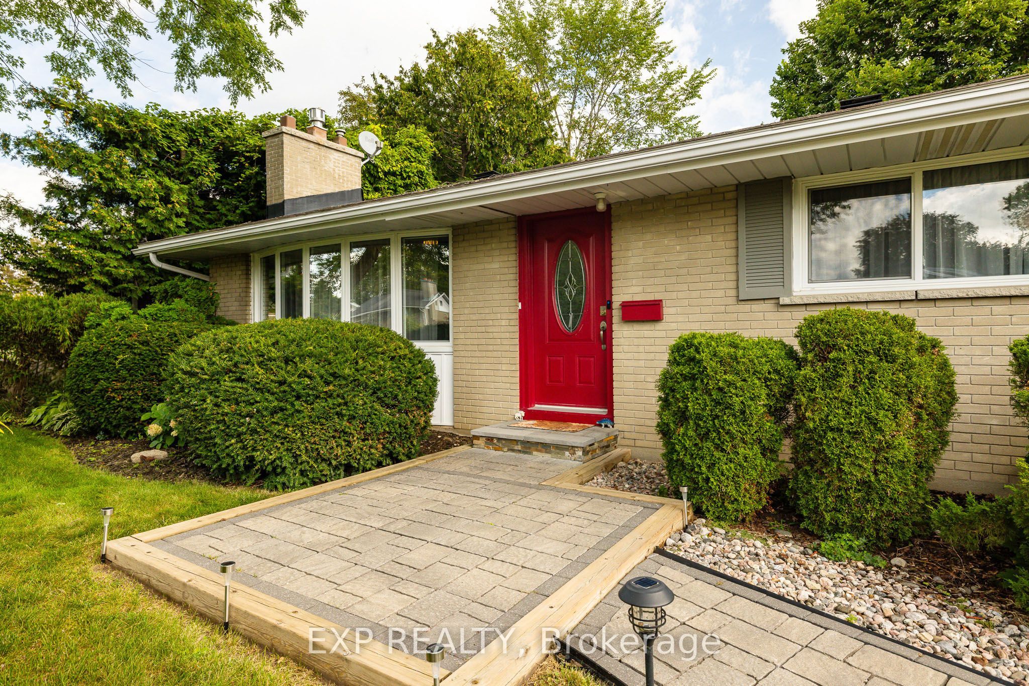 61 Ridgefield Crescent, Bells Corners and South to Fallowfield, ON K2H 6S6 photo 4