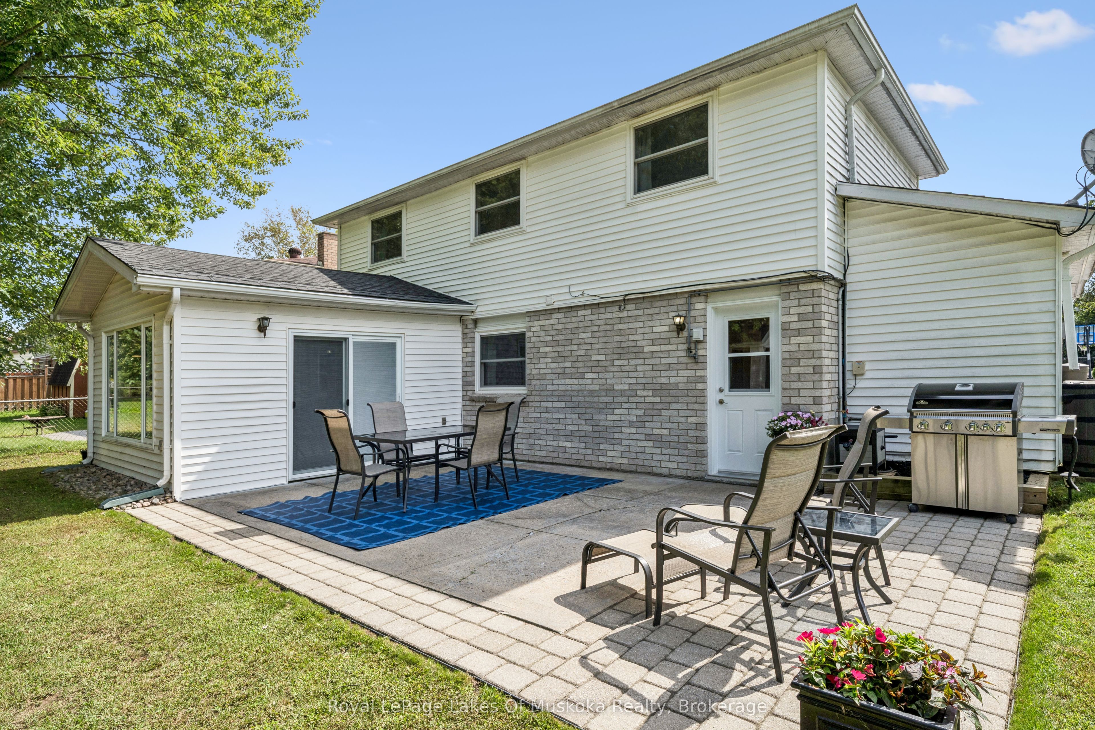 23 Maypark Drive, Bracebridge, ON P1L 1C3 photo 2