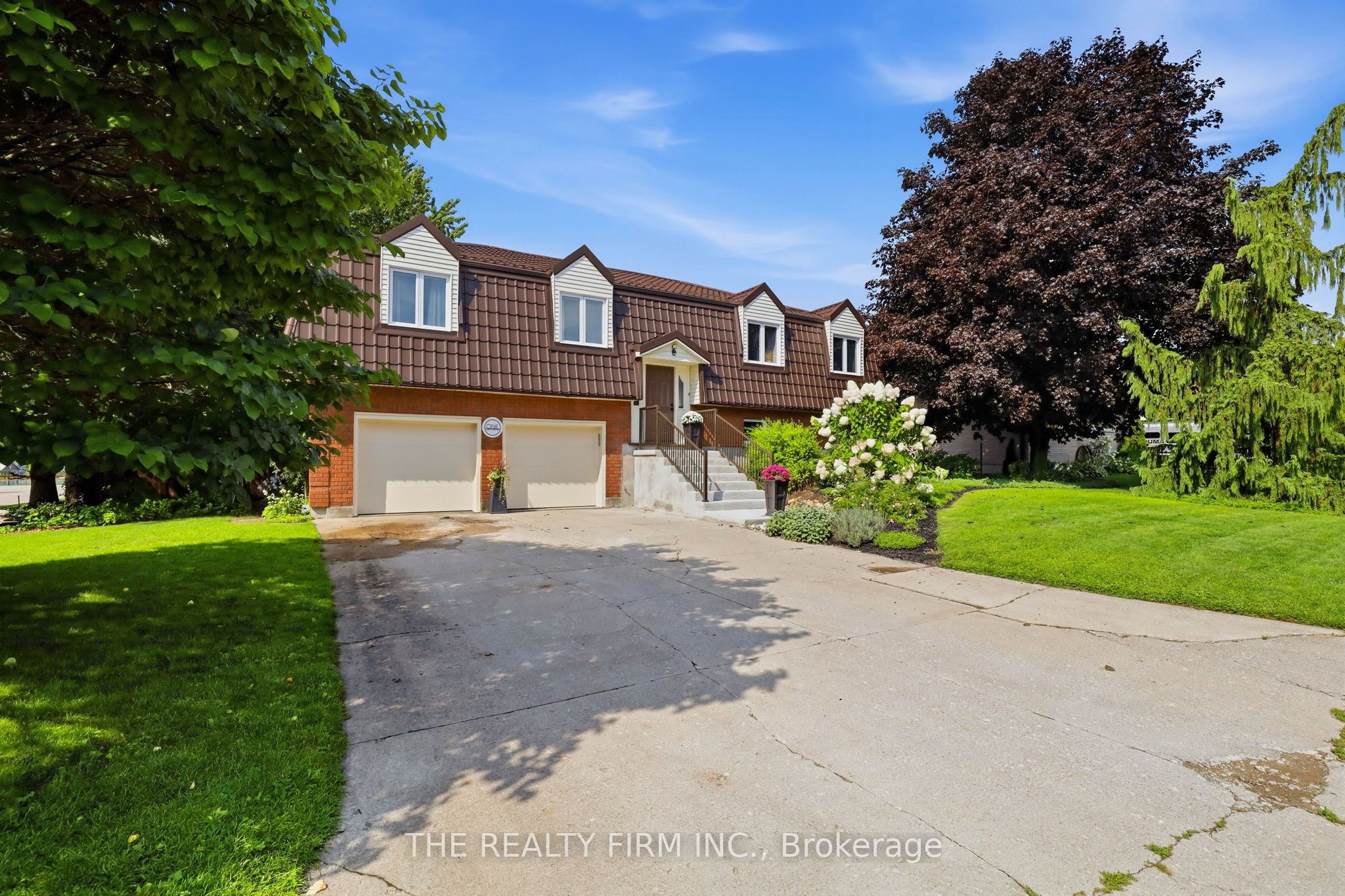 1 Hueston Drive, Thames Centre, ON N0M 2P0 photo 2