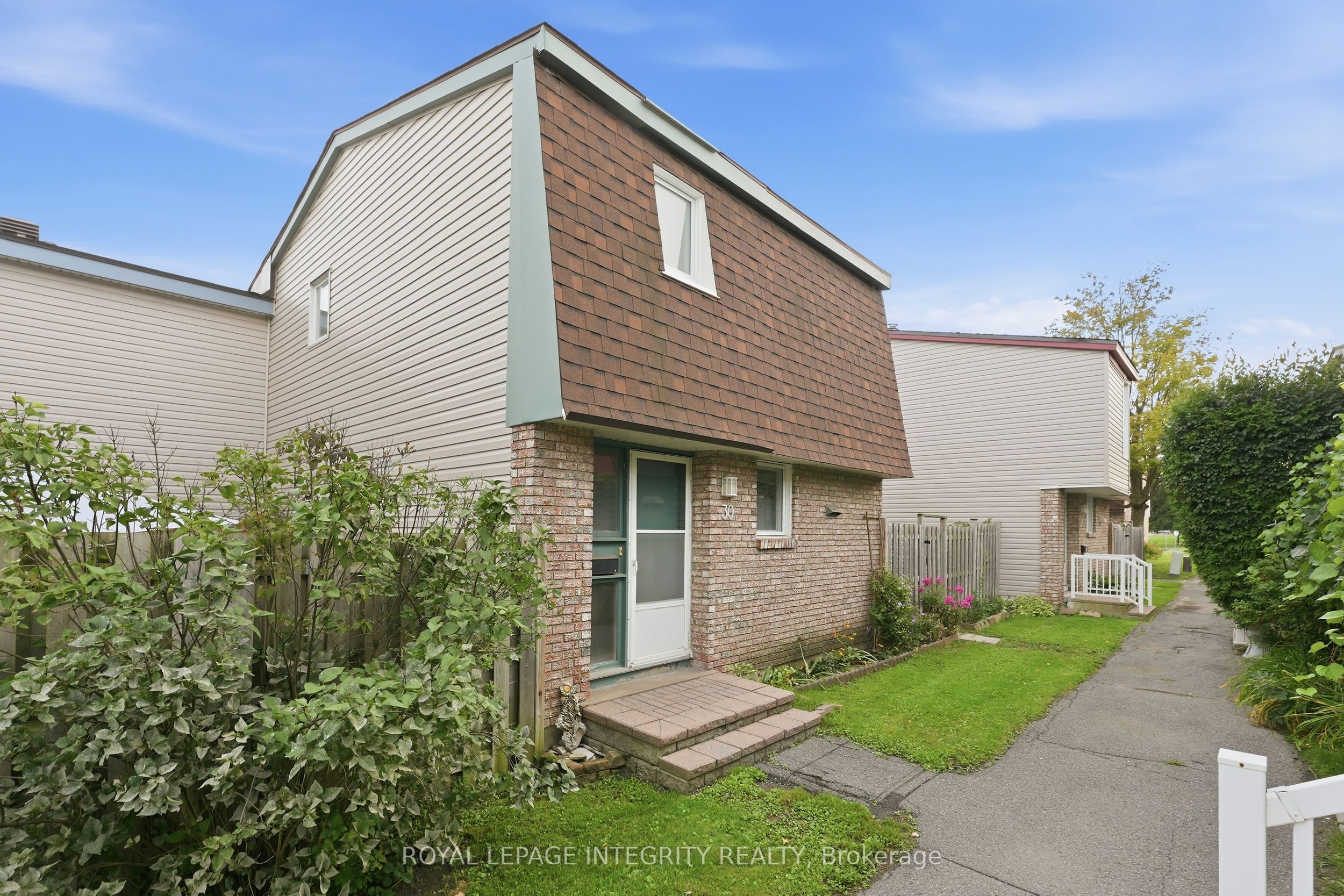 2057 Jasmine Crescent 30, Beacon Hill North - South and Area, ON K1J 7W2 photo 2