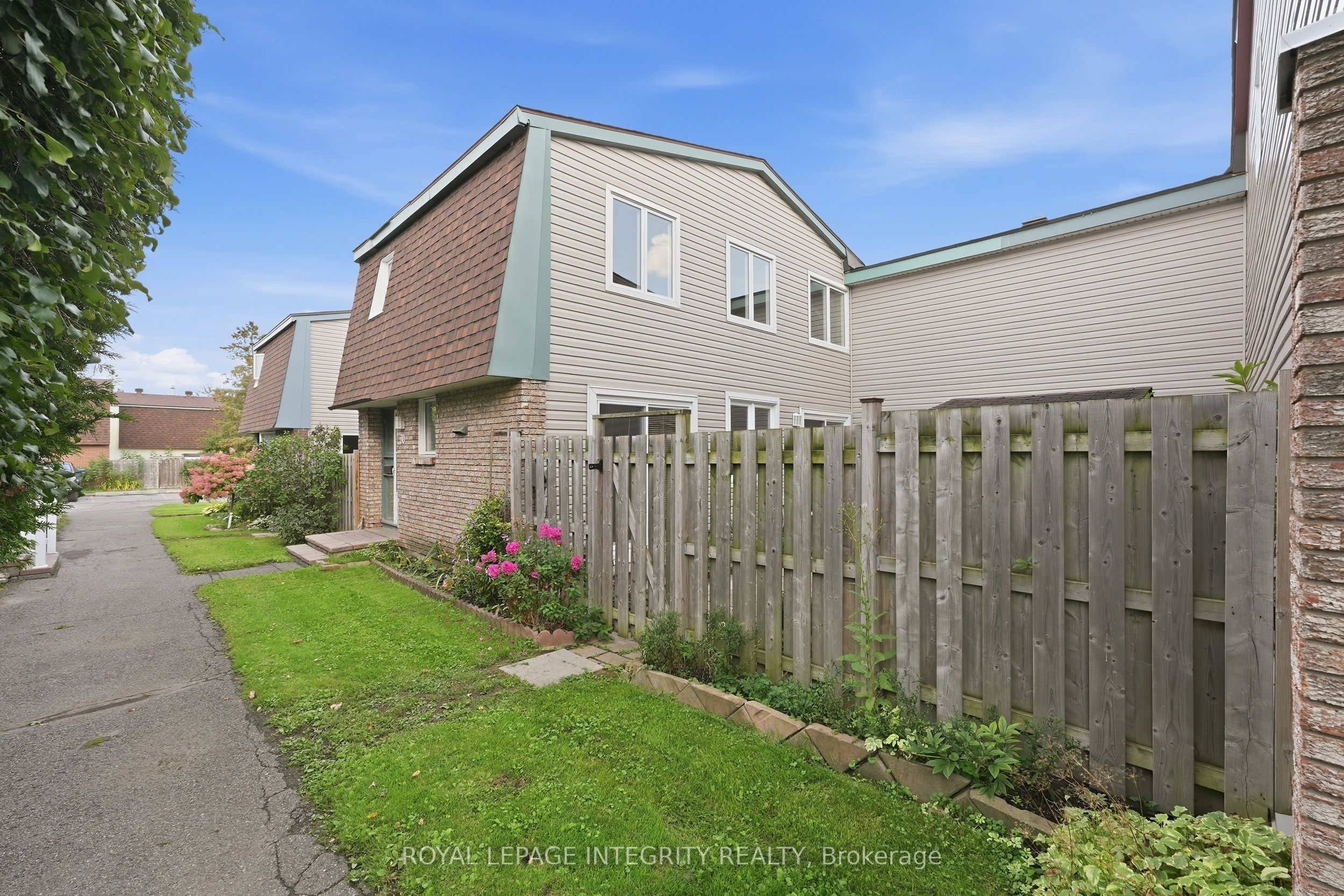 2057 Jasmine Crescent 30, Beacon Hill North - South and Area, ON K1J 7W2 photo 4