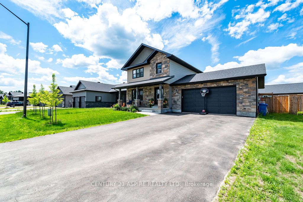 6 Zachary Street, Petawawa, ON K8H 0G5 photo 2