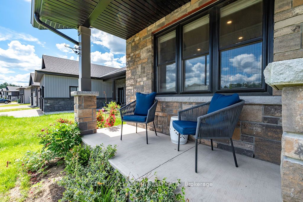 6 Zachary Street, Petawawa, ON K8H 0G5 photo 4