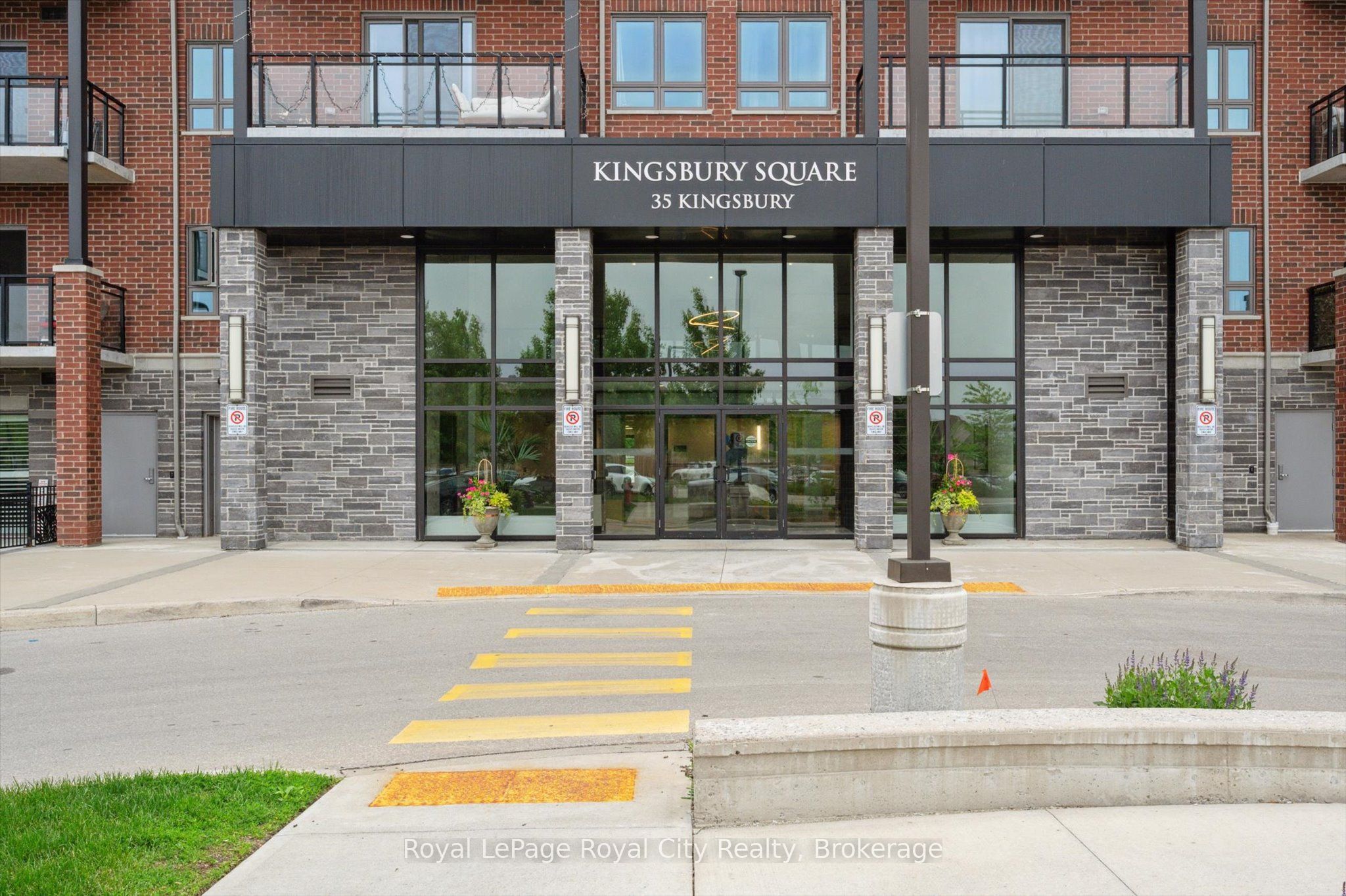 35 Kingsbury Square 121, Guelph, ON N1L 0J4 photo 2