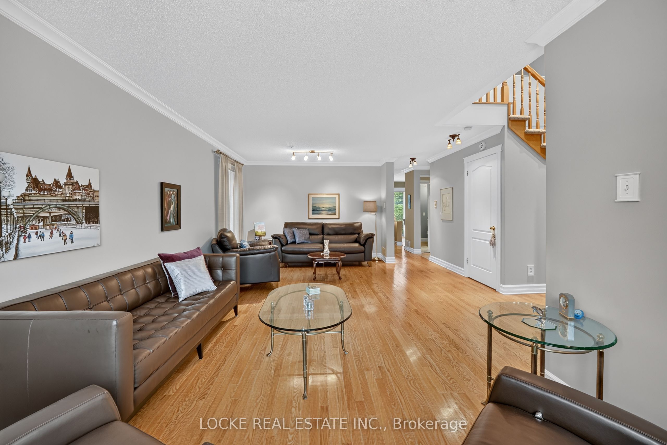 5934 Gladewoods Place, Orleans - Convent Glen and Area, ON K1W 1G5 photo 4