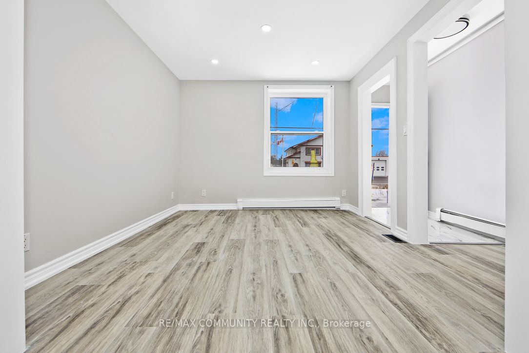 83 Moira Street W, Belleville, ON K8P 1S7 photo 4