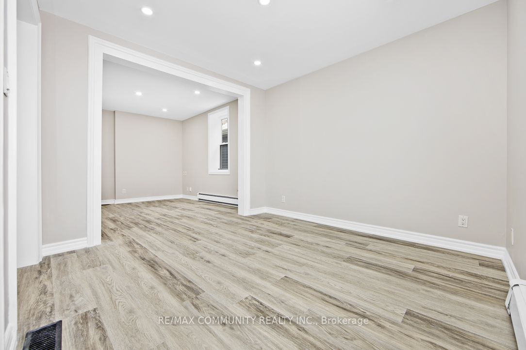 83 Moira Street W, Belleville, ON K8P 1S7 photo 5