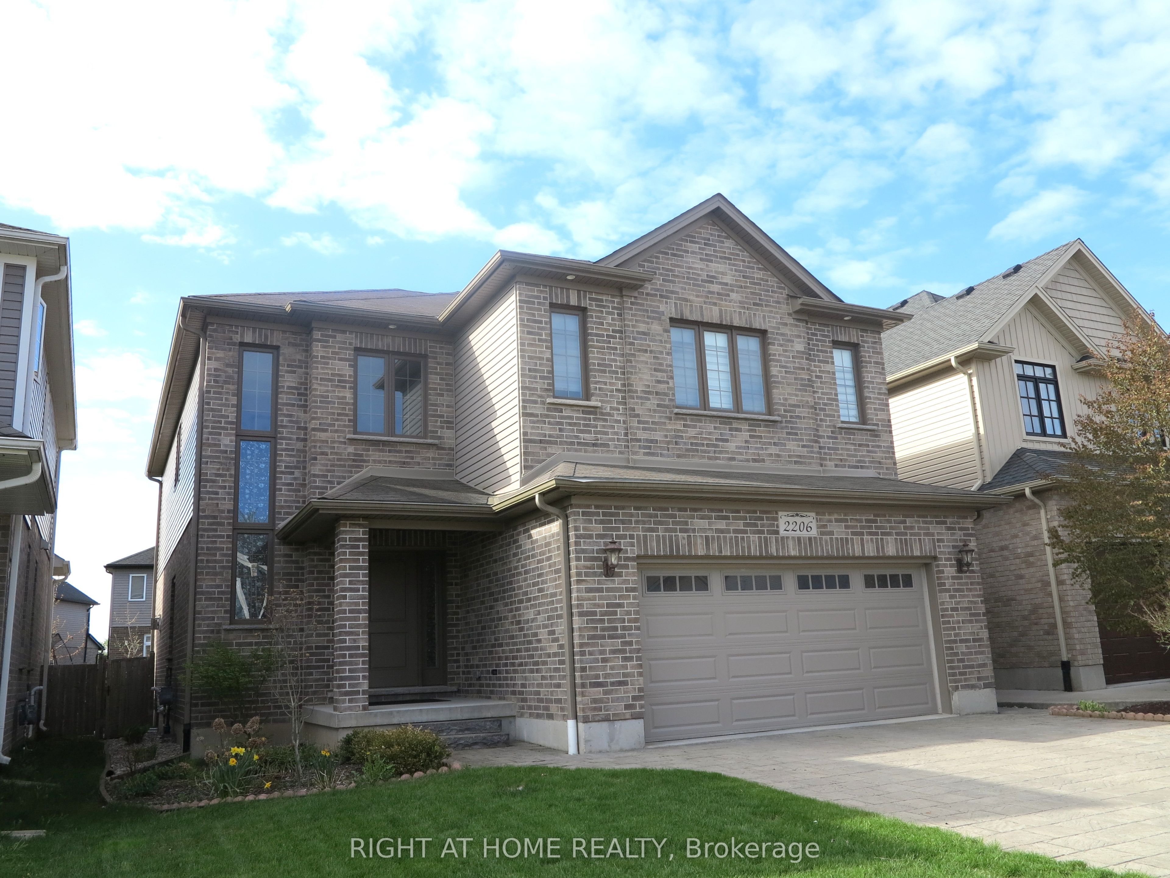 2206 SPRINGRIDGE Drive, London North, ON N5X 0M3 photo 2